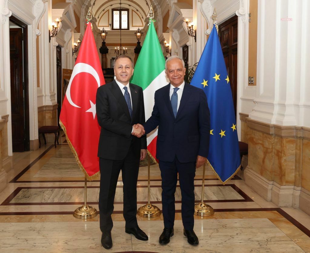 İçişleri Bakanı Yerlikaya, İtalya İçişleri Bakanı Matteo Piantedosi'yi ziyaret etti
