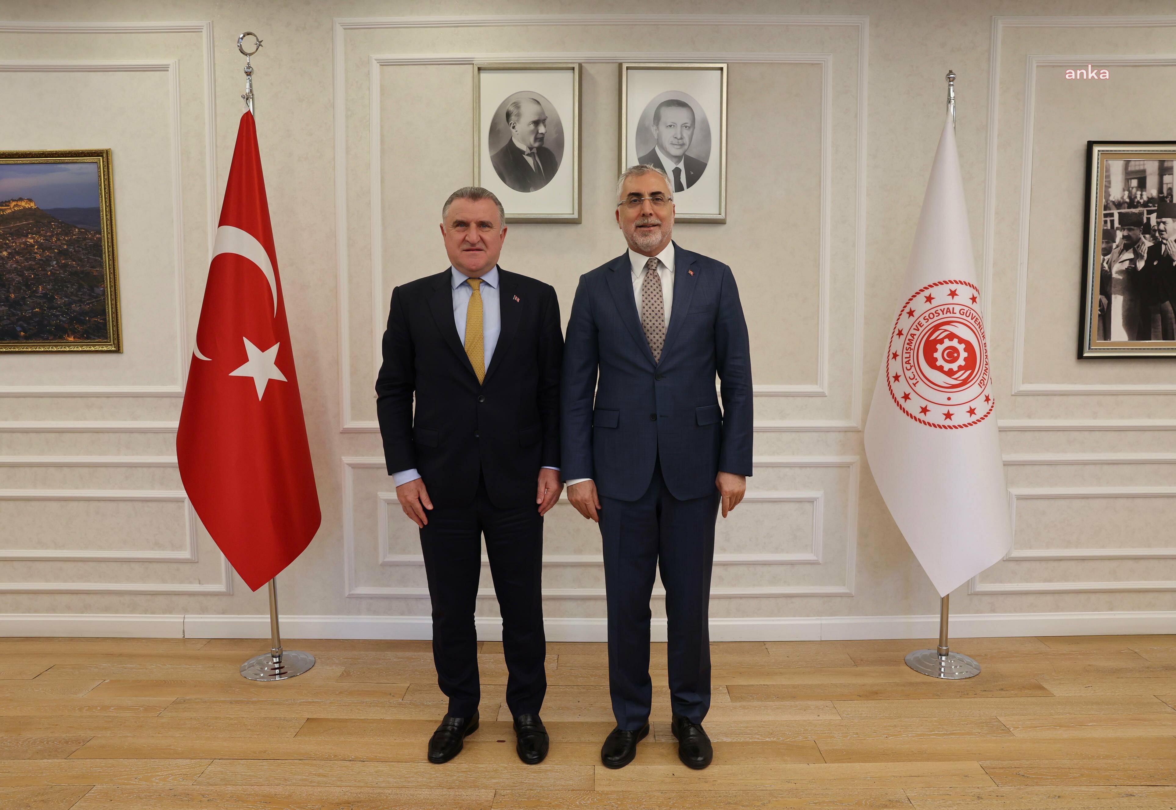 Bakan Işıkhan: Gençlerin istihdamı için el birliğiyle çalışıyoruz