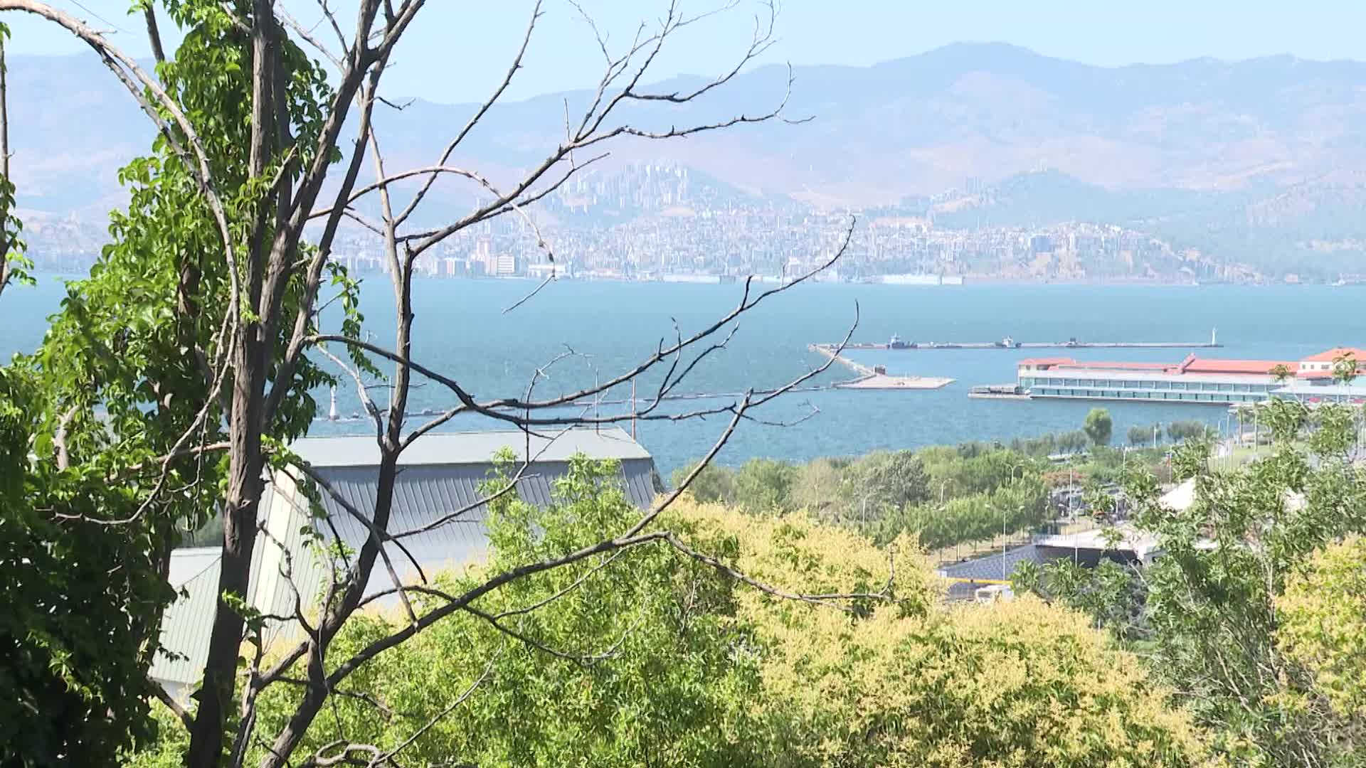 Şato’nun terasları İzmirliler için sosyal yaşam alanına dönüştü