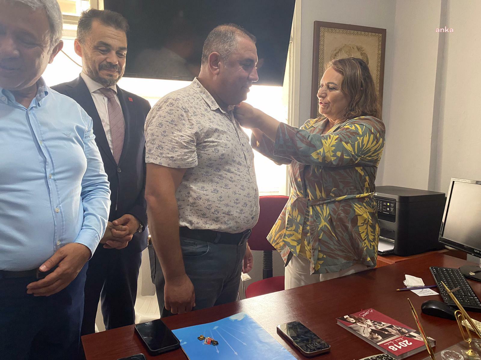 Osmaniye'de Yarbaşı Belediye Meclisi üyesi, AK Parti'den istifa ederek CHP'ye katıldı