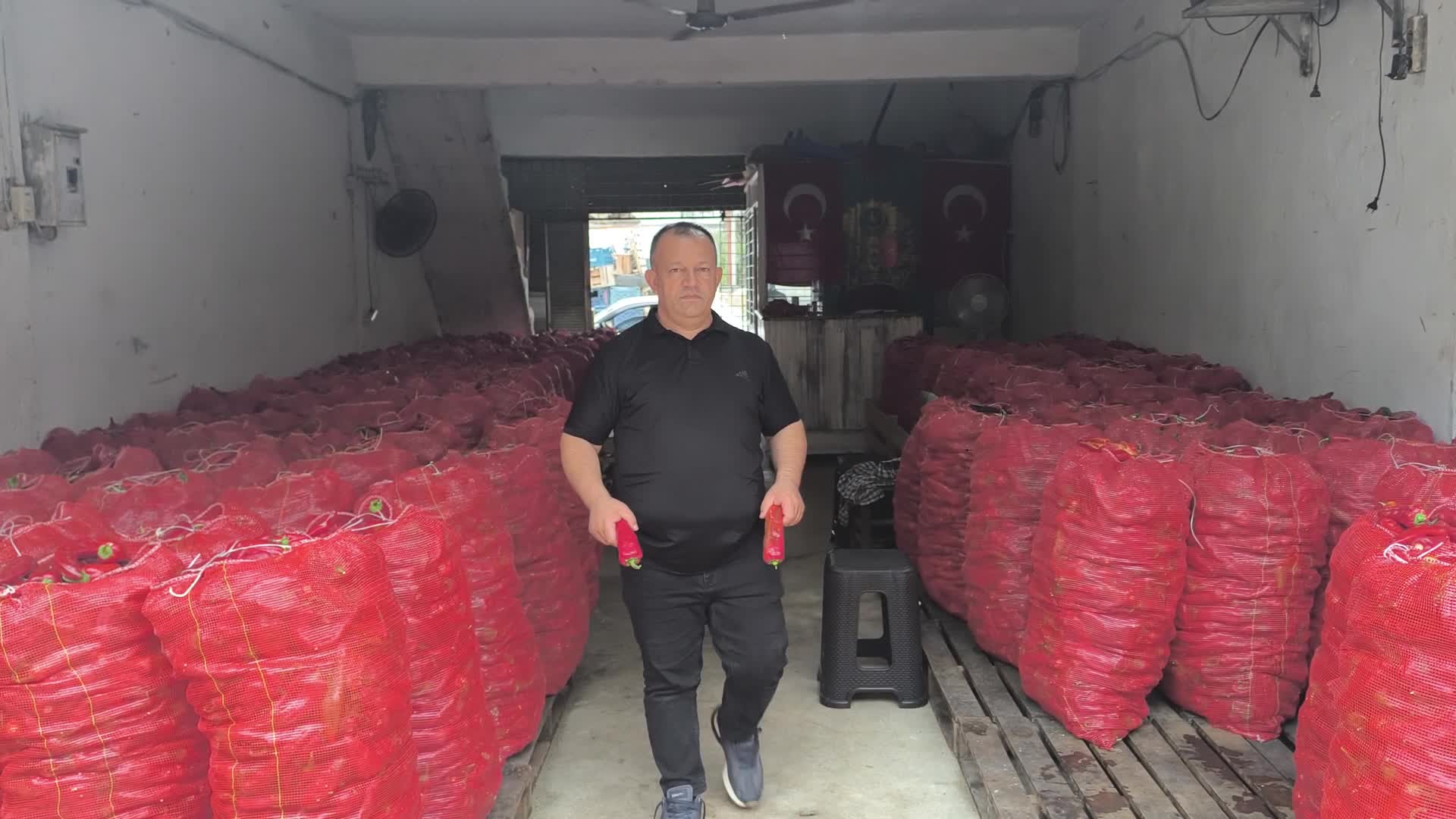 Kadirli Manavcılar ve Pazarcılar Esnaf Odası Başkanı Haytaoğlu: "Üreticiler salçalık biberin ekimini bu sene durdurdular''