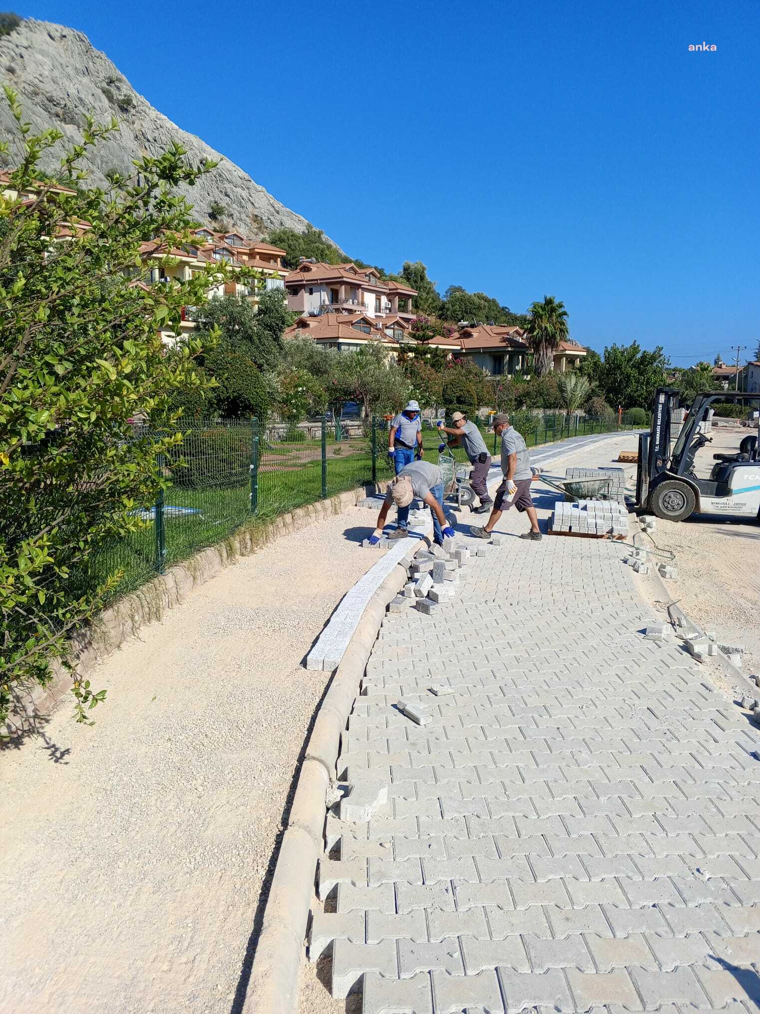 Marmaris Belediyesi'nden Bağlıiçi mevkiinde yol yapım ve yenileme çalışması