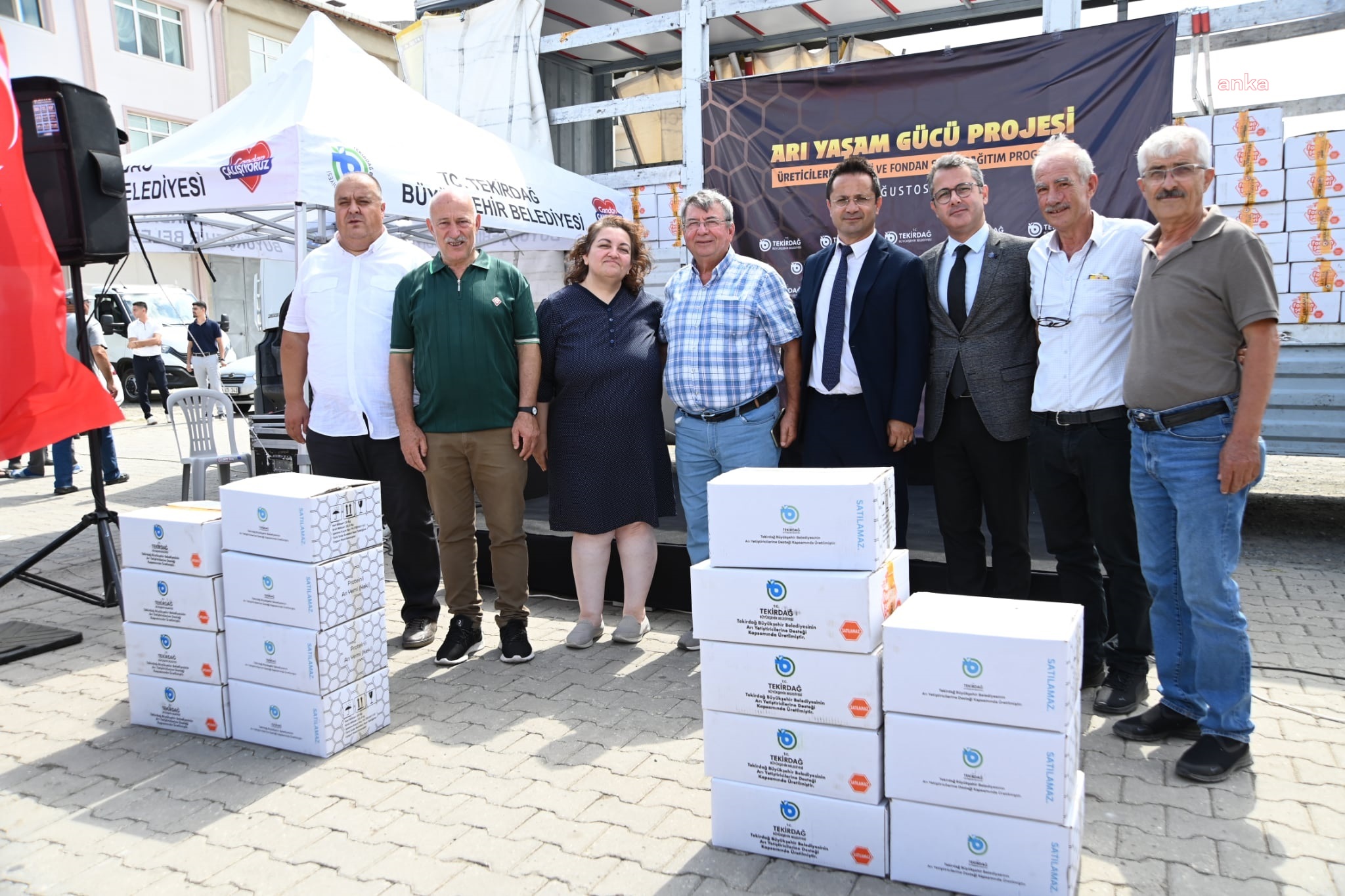 Tekirdağ Büyükşehir Belediyesi'nden Muratlı’da arı yetiştiricilerine destek