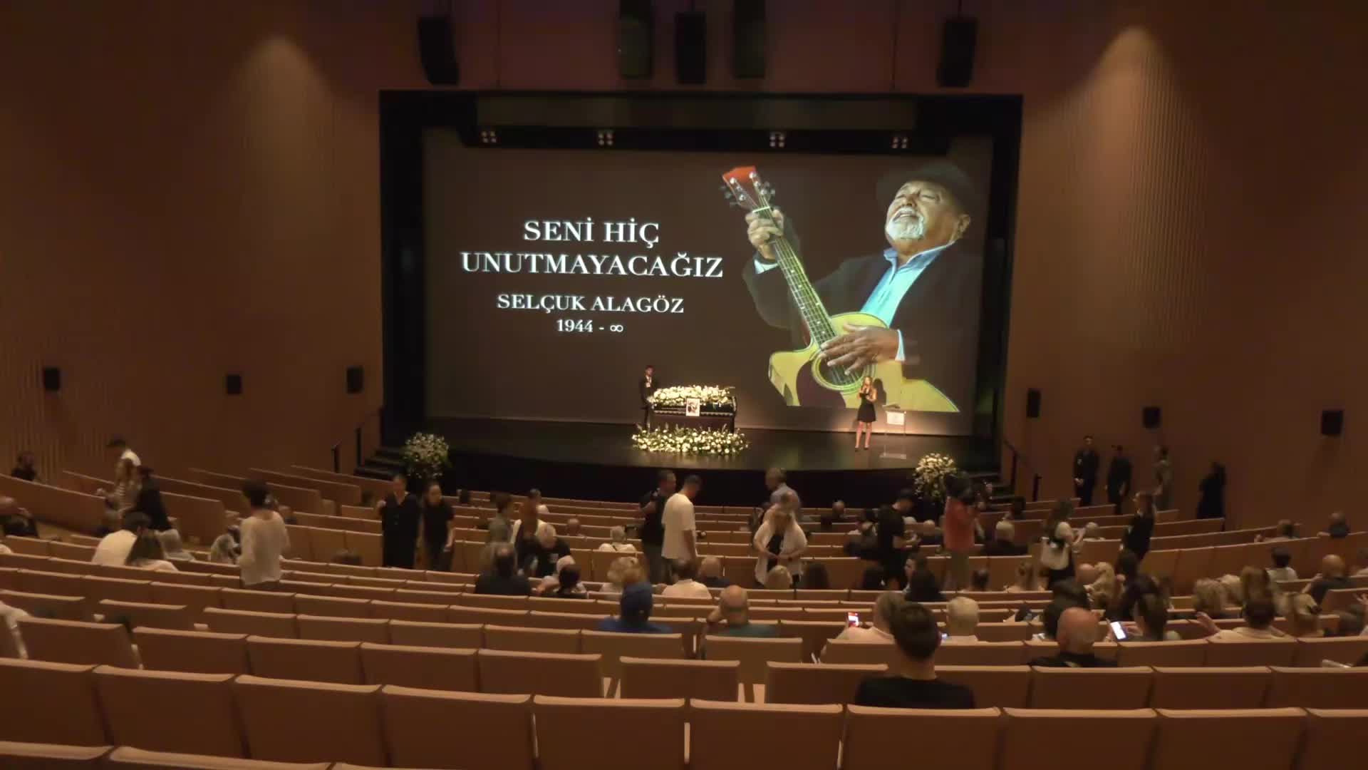 Selçuk Alagöz için AKM'de tören... Oğlu Sencer Alagöz: “Bana insanlığı öğretti. İnsan, hayvan, bitki demeden her canlının değerli olduğu inancını gösterdi