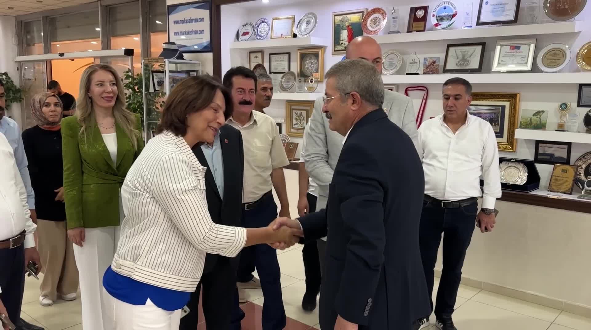 CHP milletvekilleri ve PM üyeleri sahada... CHP Heyeti Van’da saha çalışmalarını sürdürüyor