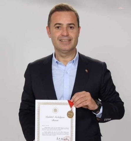 Balıkesir Büyükşehir Belediye Başkanı Akın'dan İstiklal Madalyası çağrısı: "Bu vefa borcudur"