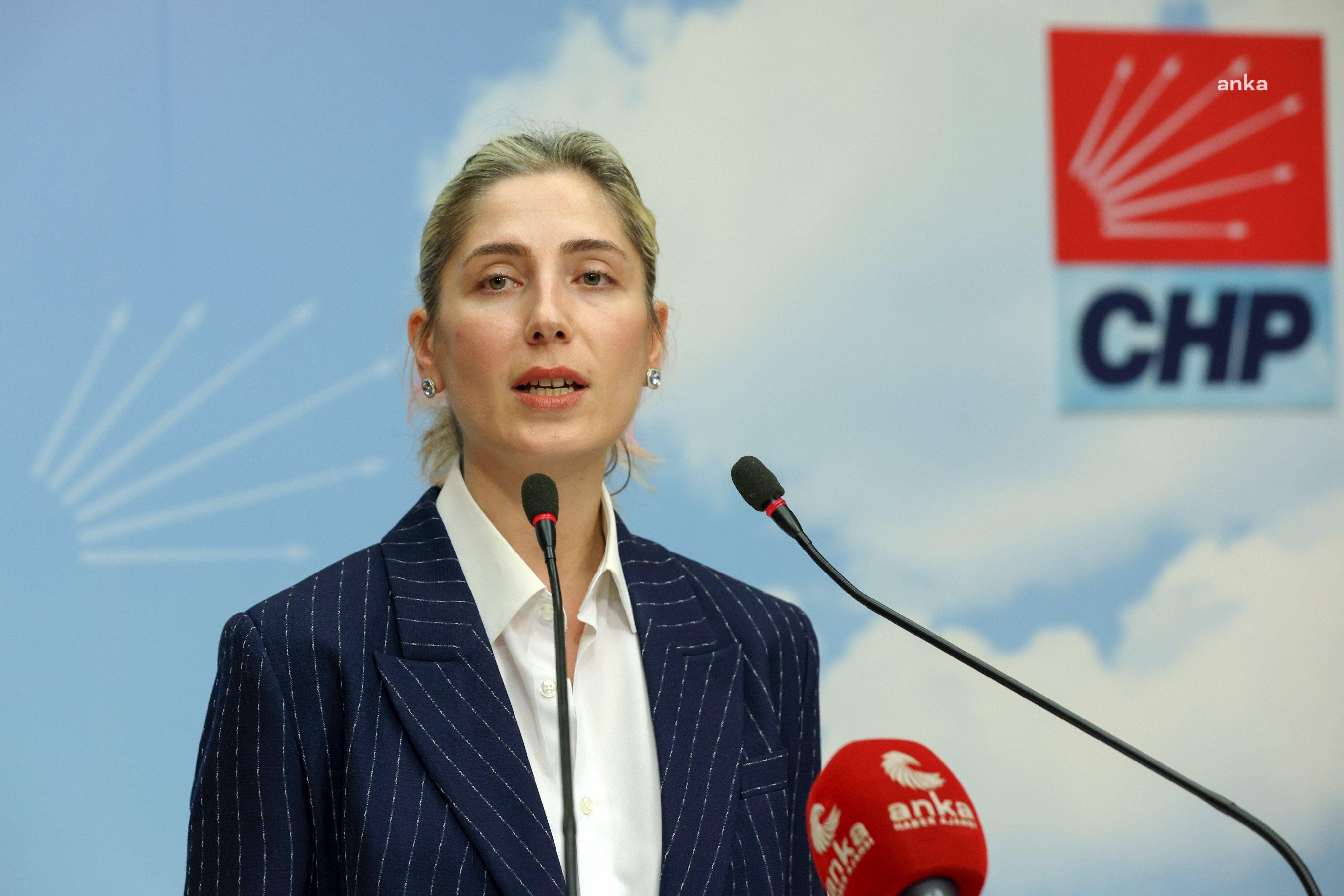 CHP'li Atalar'dan Bakan Ersoy'a: “Ziyaretçi artışı yalnızca yüzde 1 iken, gelir artışını ‘rekor’ olarak sunmak kamuoyunu yanıltmak değil midir?”