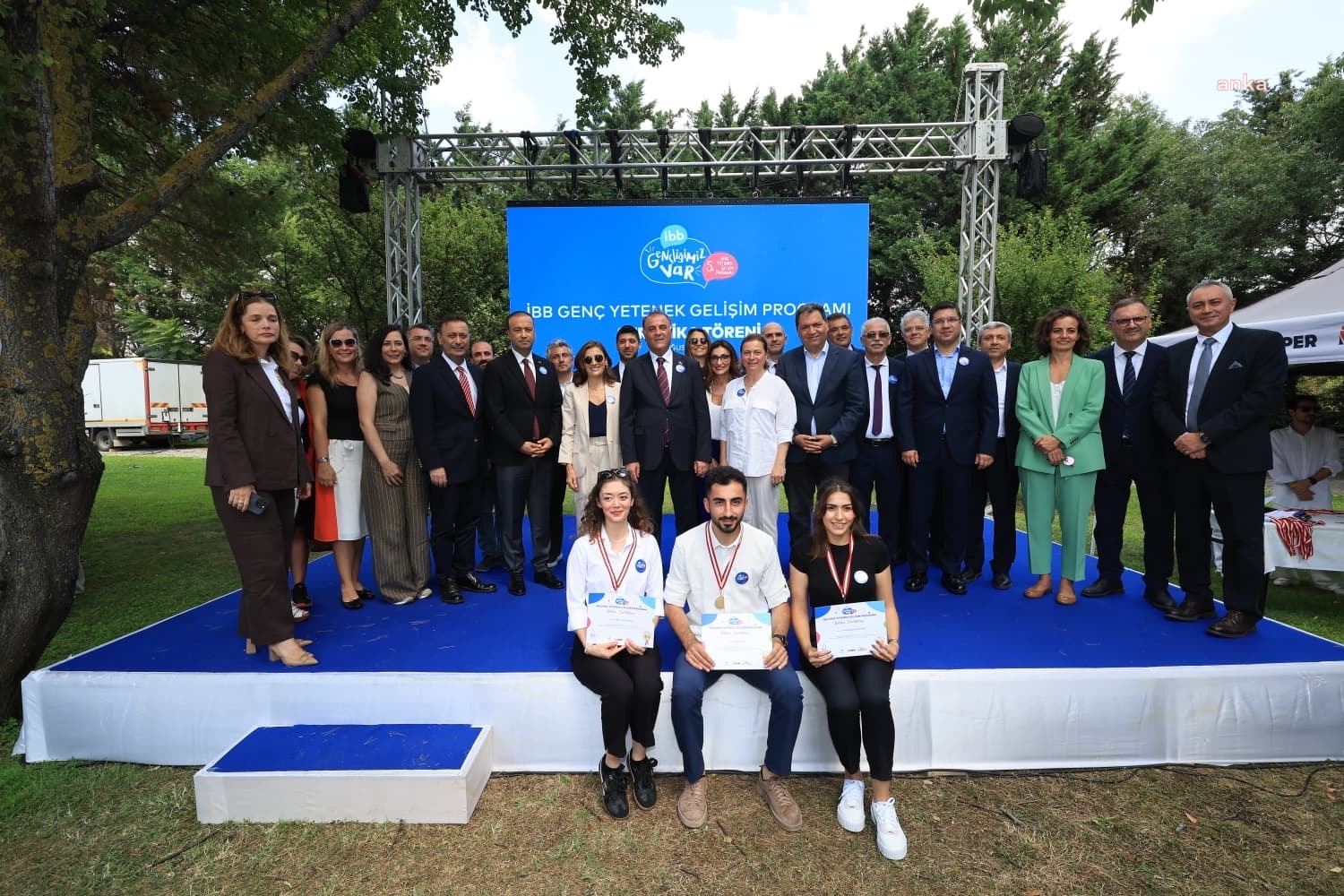 İBB’nin genç yetenekleri mezun oldu... Genç Yetenek Gelişim Programı’nda 510 genç sertifikalarını aldı