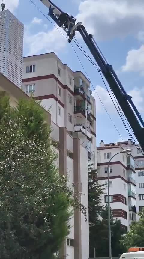 Eskişehir’de cemevi çatısındaki baz istasyonu tepkileri üzerine kaldırıldı