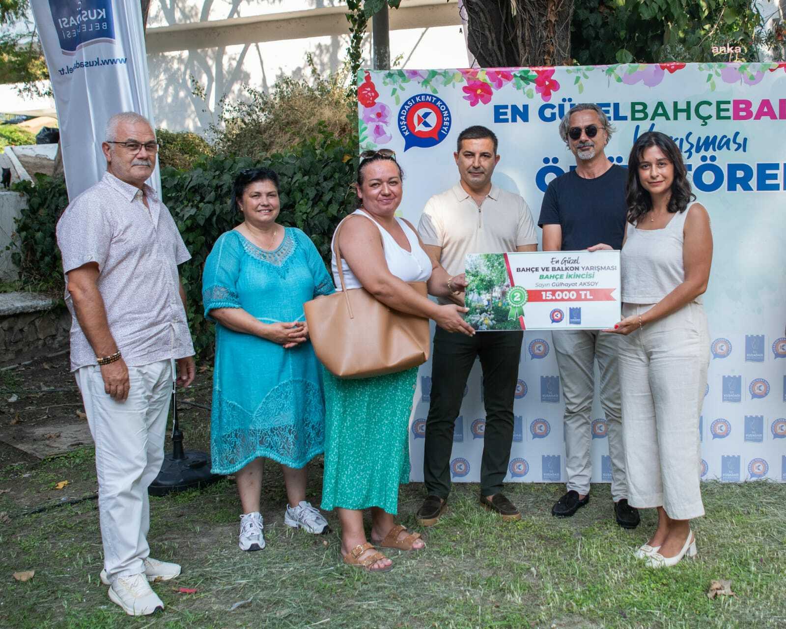 Kuşadası'nda "En Güzel Bahçe ve Balkon" yarışmasını kazananlar ödüllerini aldı