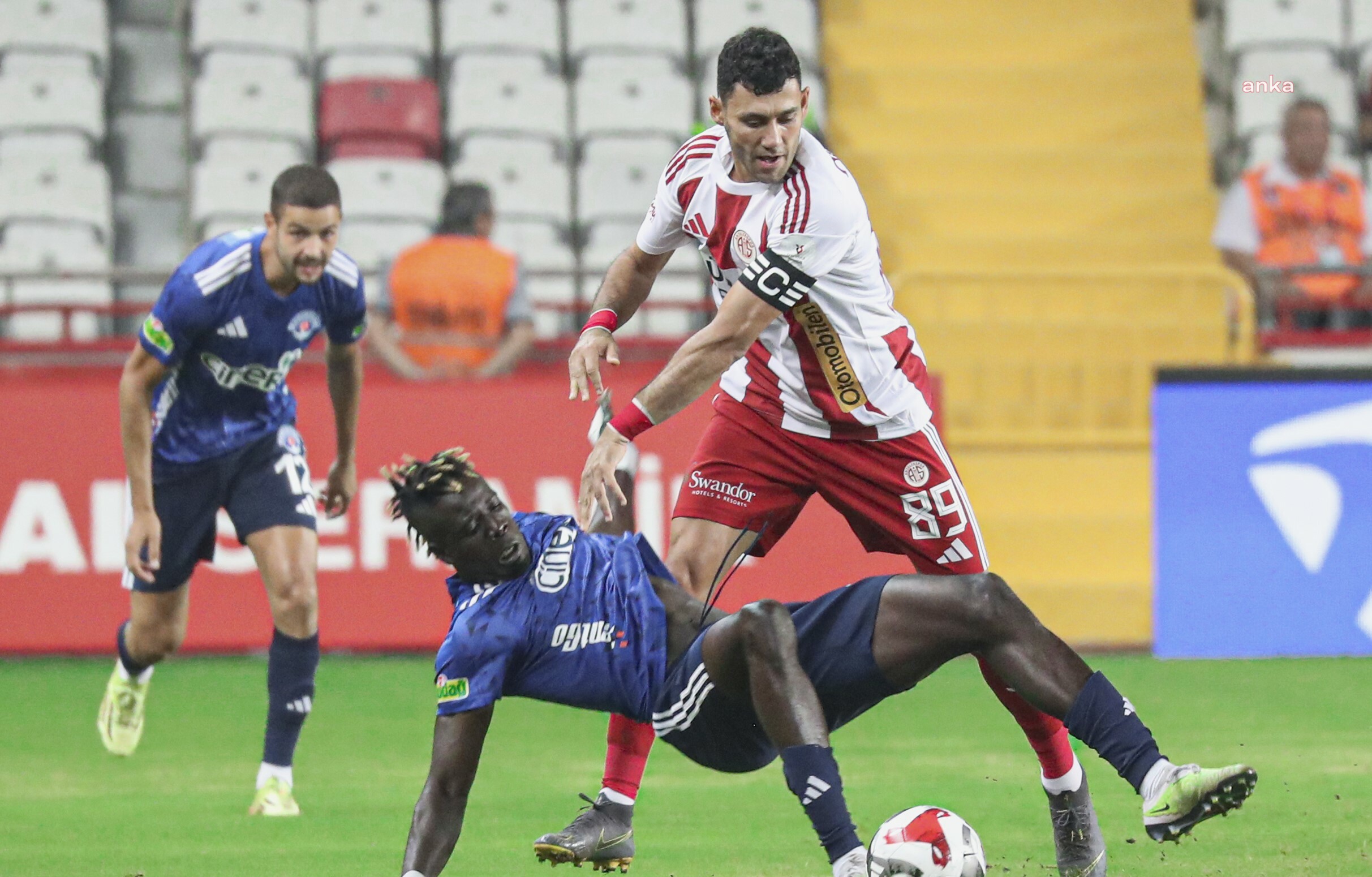 Antalyaspor, Kasımpaşa'yı 2-1 mağlup etti