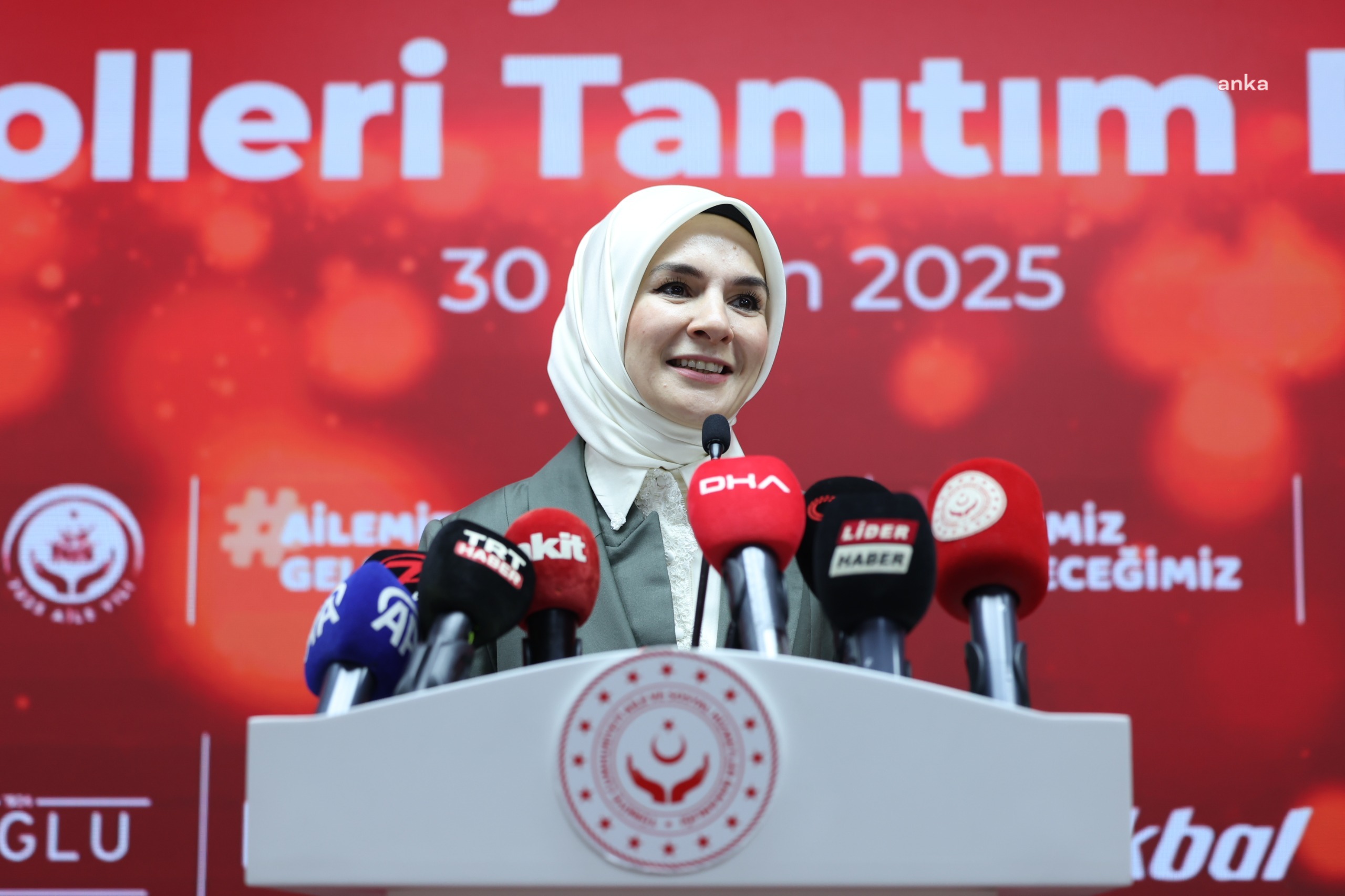 Aile ve Sosyal Hizmetler Bakanlığı’ndan yeni evlenecek gençler için  yerel düzeyde bin 98, ulusal düzeyde 39 firmayla indirim anlaşması