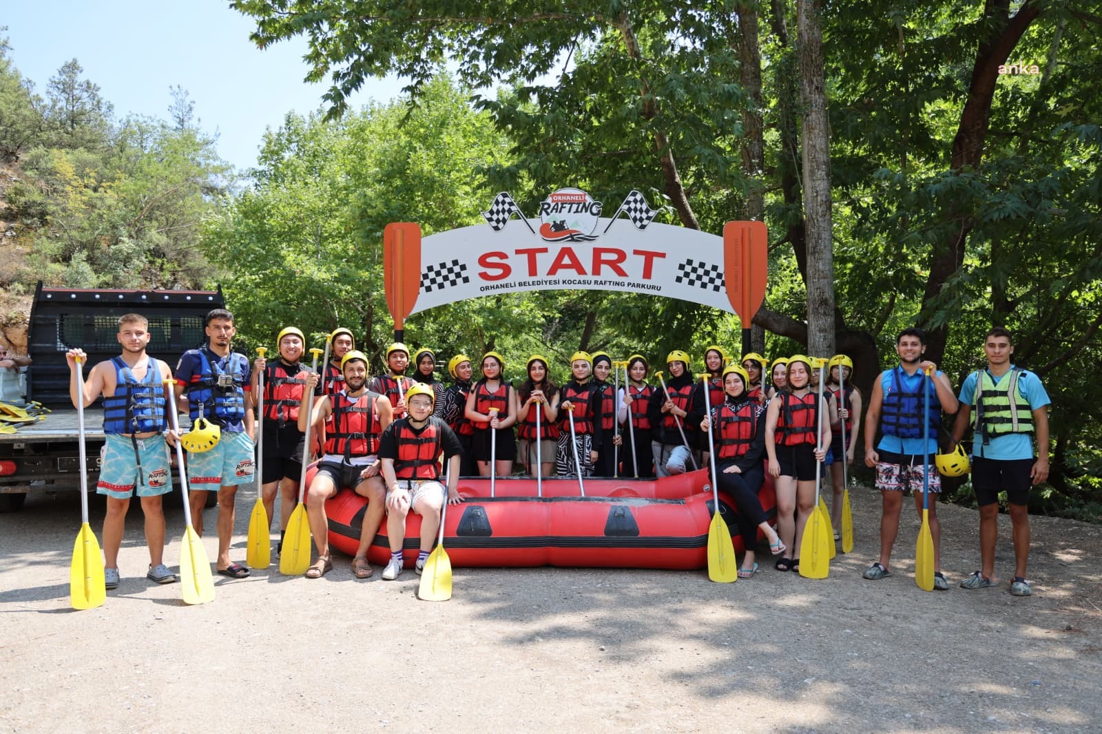 Bursa'da gençler, rafting heyecanı yaşadı