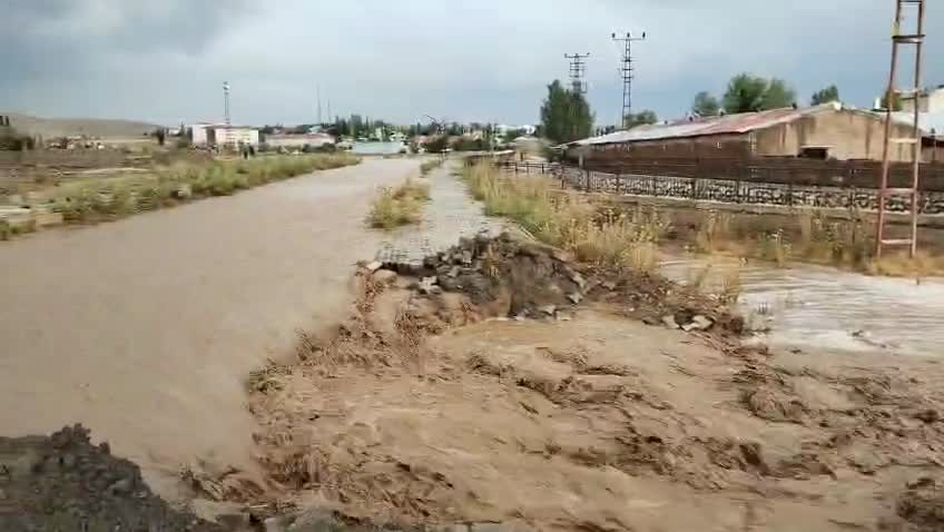 Van’da sel felaketi: DSİ’ye ihmal, belediyeye geç müdahale tepkisi