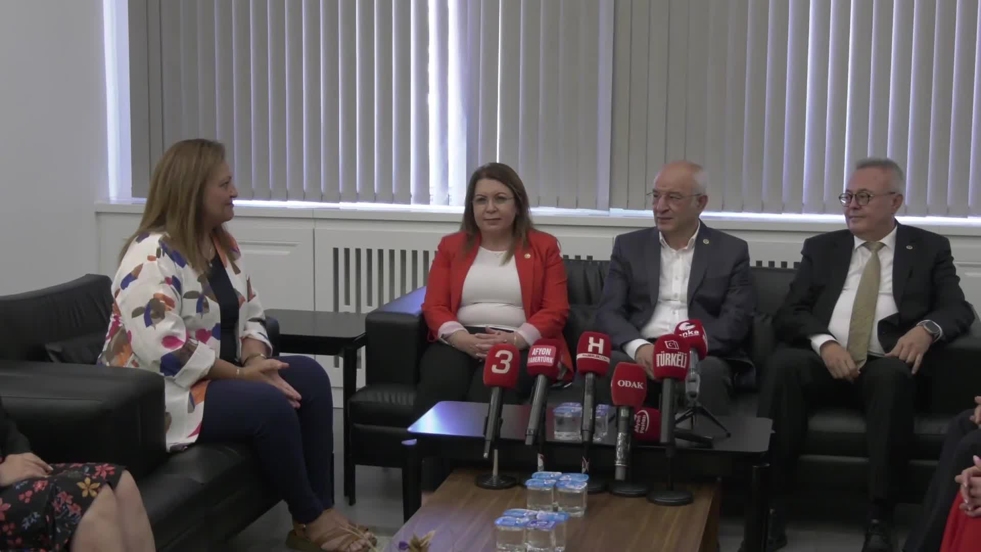 CHP'li Milletvekilleri, Afyonkarahisar Belediye Başkanı Köksal'ı ziyaret etti