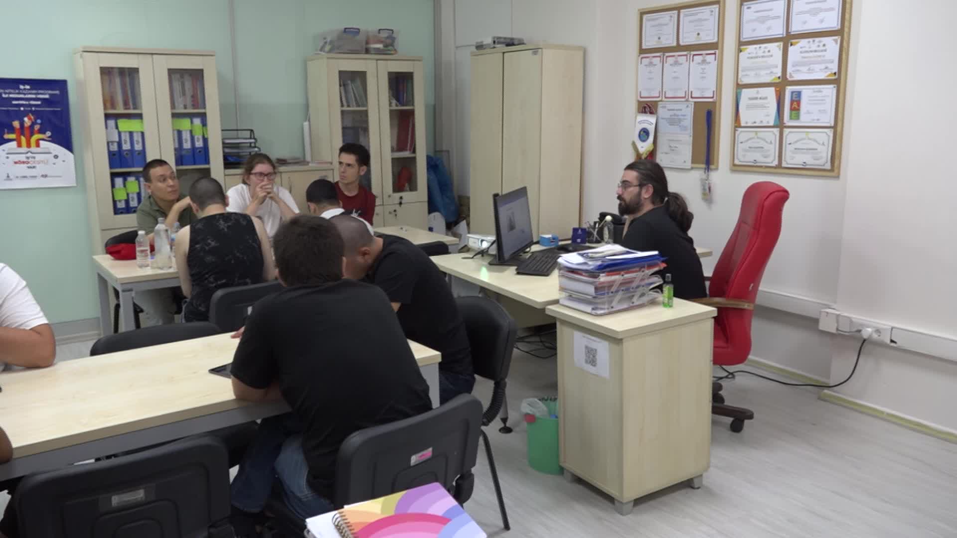 İzmir’de nöroçeşitli gençlere istihdam köprüsü: Nitelikli Kazanım Programı