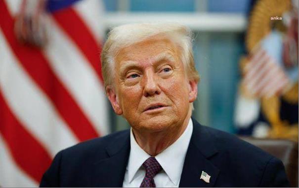 Trump, Çin mallarının gümrük vergilerini artıran tarifeyi erteledi