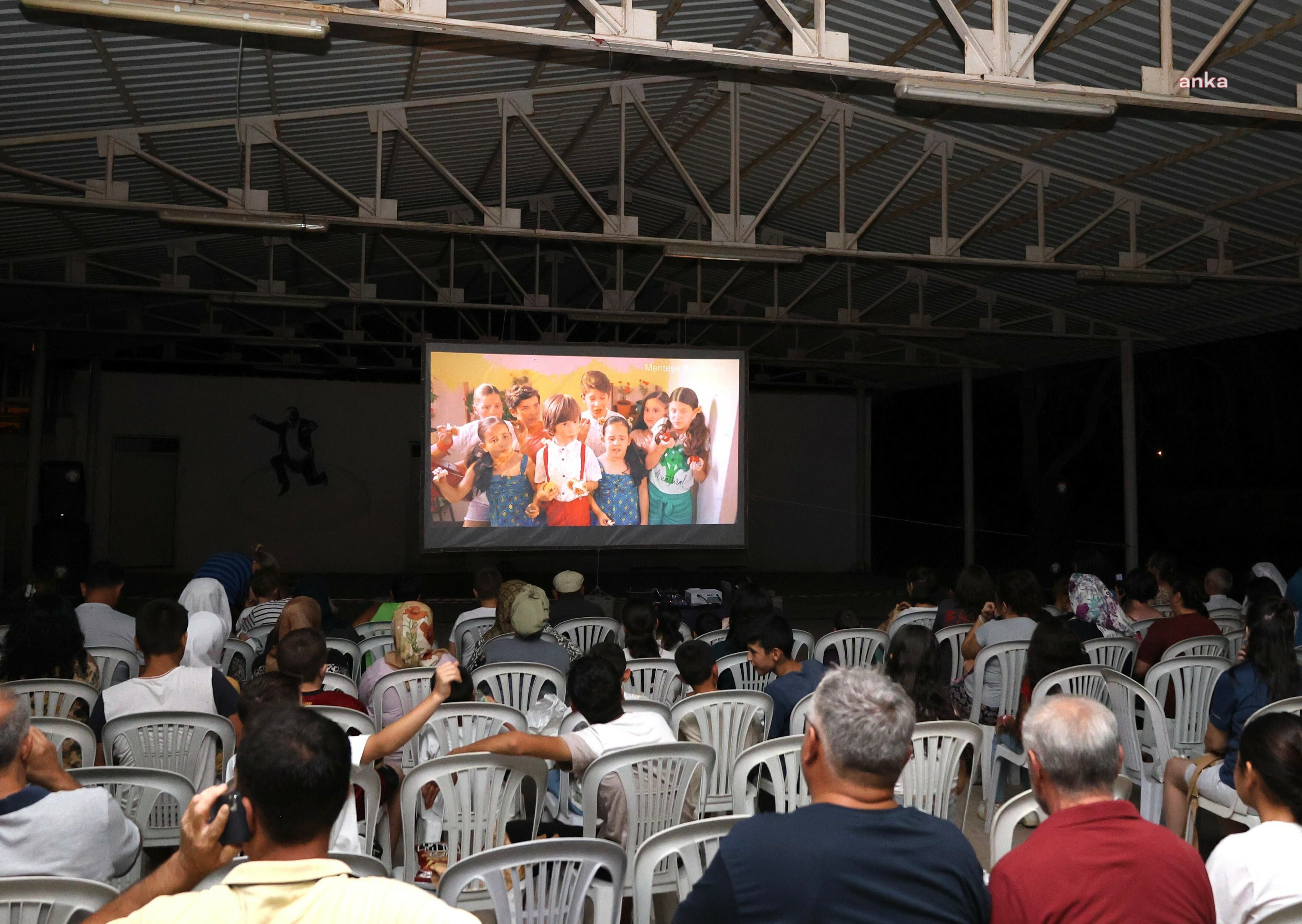 Menteşe Belediyesi'nin açık hava sinema geceleri başladı