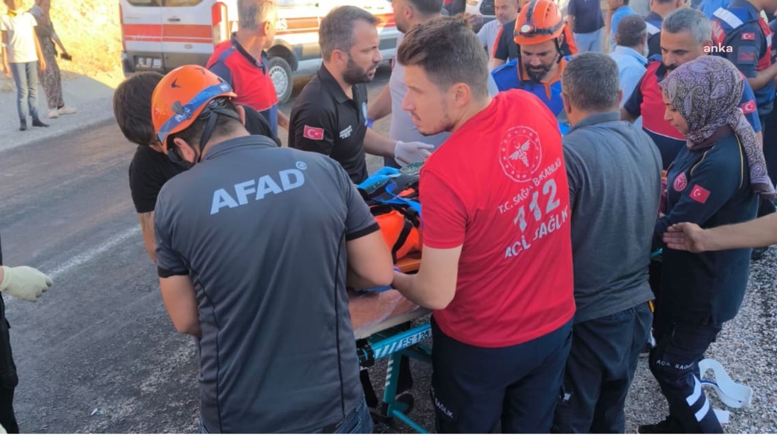 Adıyaman’da tarım işçilerini taşıyan minibüs devrildi: 19 yaralı