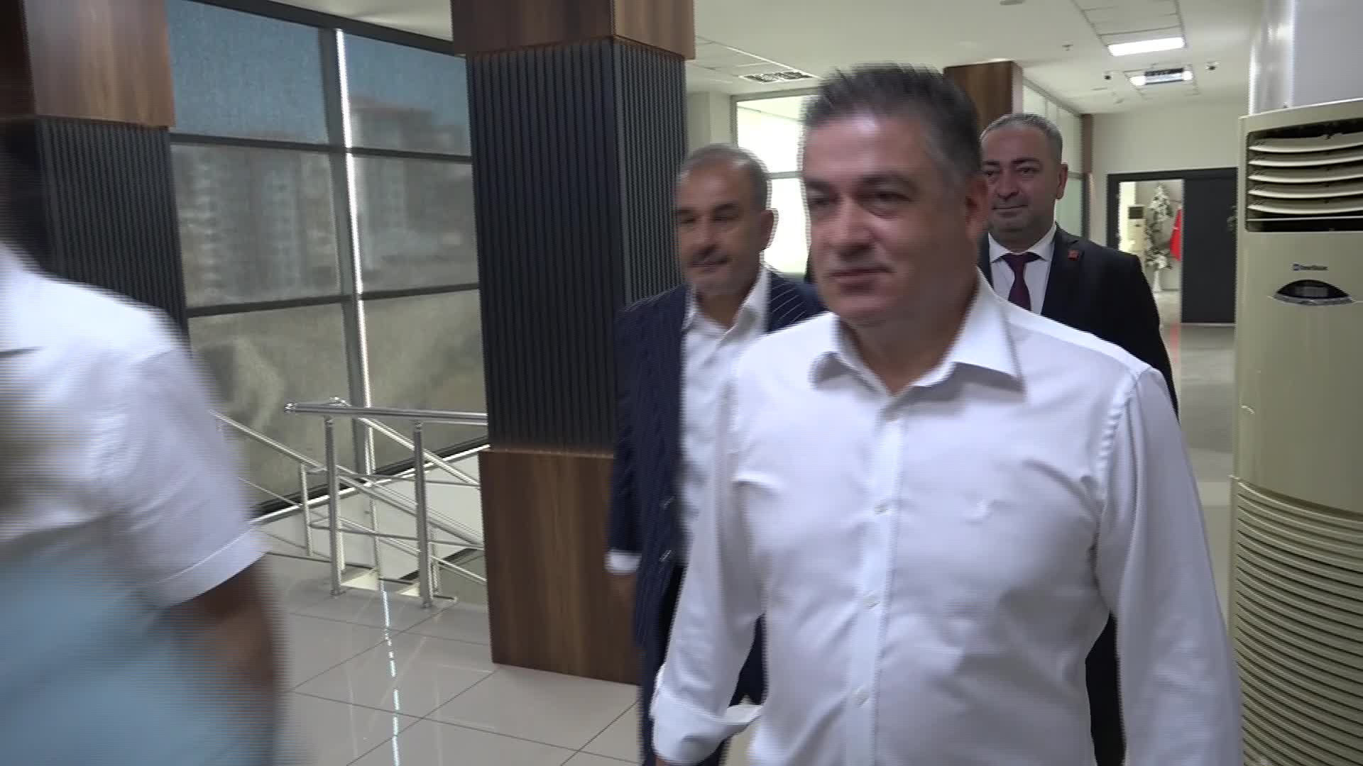 CHP milletvekilleri ve PM üyeleri sahada… Mehmet Güzelmansur: “Elazığ ekonomik olarak hak ettiği yerde değil”