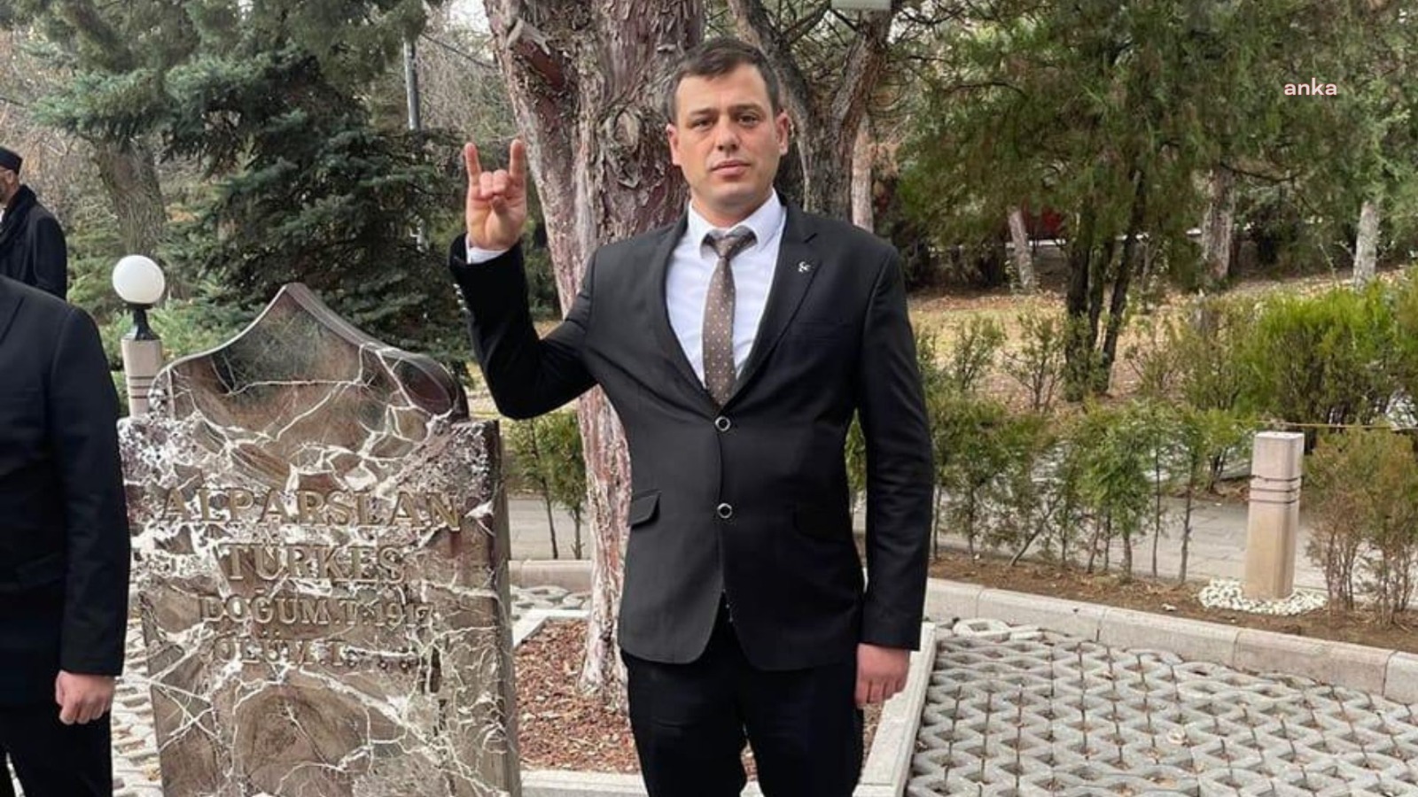 MHP Pazaryeri İlçe Başkanı Onur Yalamaç görevinden istifa etti