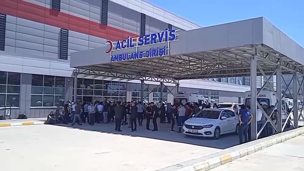 Vali Erdinç Yılmaz, Osmaniye Devlet Hastanesi'nde tedavileri süren yaralı orman işçilerini ziyaret etti