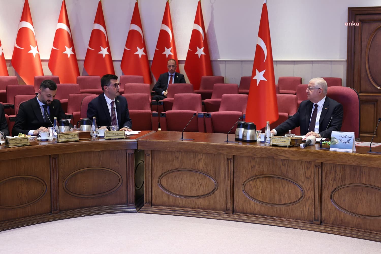 Bakan Güler,  Türkiye Harp Malulü Gaziler, Şehit Dul ve Yetimleri Derneği Genel Başkanı Mustafa Işık ve heyetini kabul etti