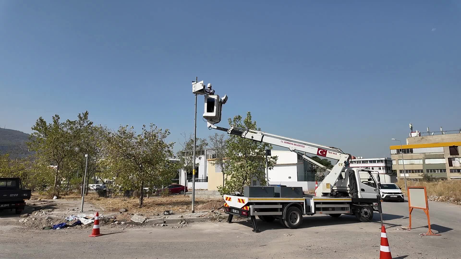 Bornova'da “Dijital İkiz” ile güvenlik ve temizlik süreçleri ilçenin dört bir yanı 3 binden fazla gözle takip edilecek