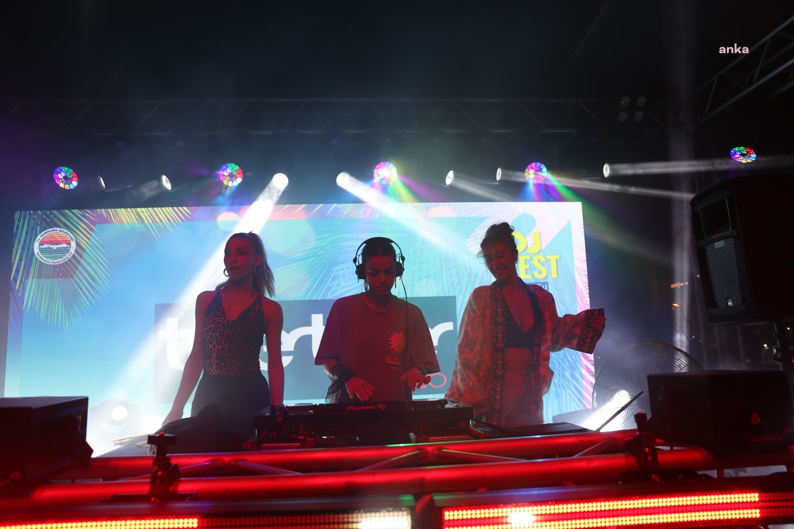 Marmaris'te kadın DJ'ler rüzgar gibi esti