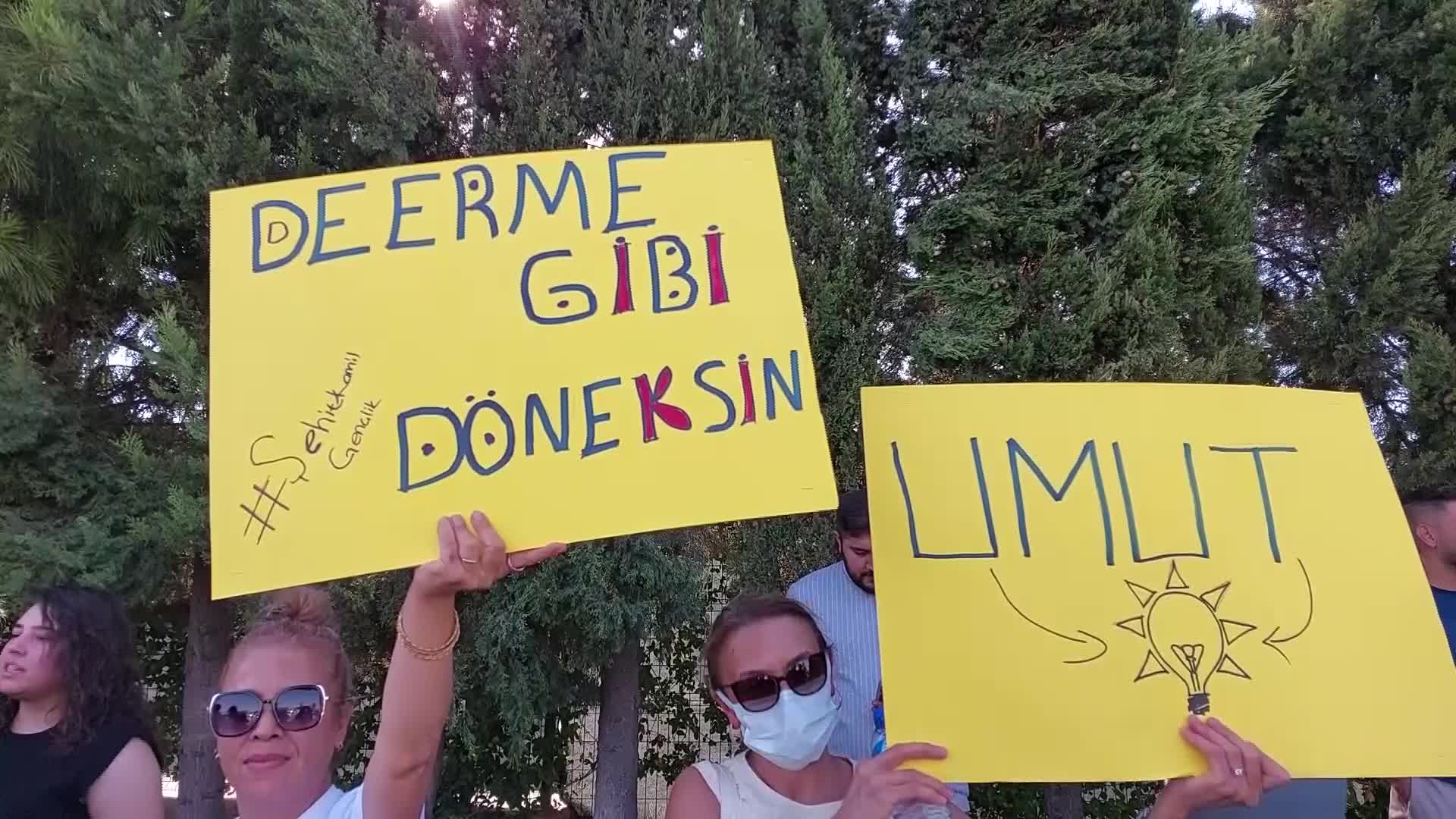 CHP’liler, AK Parti’ye geçen Şehitkamil Belediye Başkanı Yılmaz’ı protesto etti: Siyasi hırsızlık yapmıştır