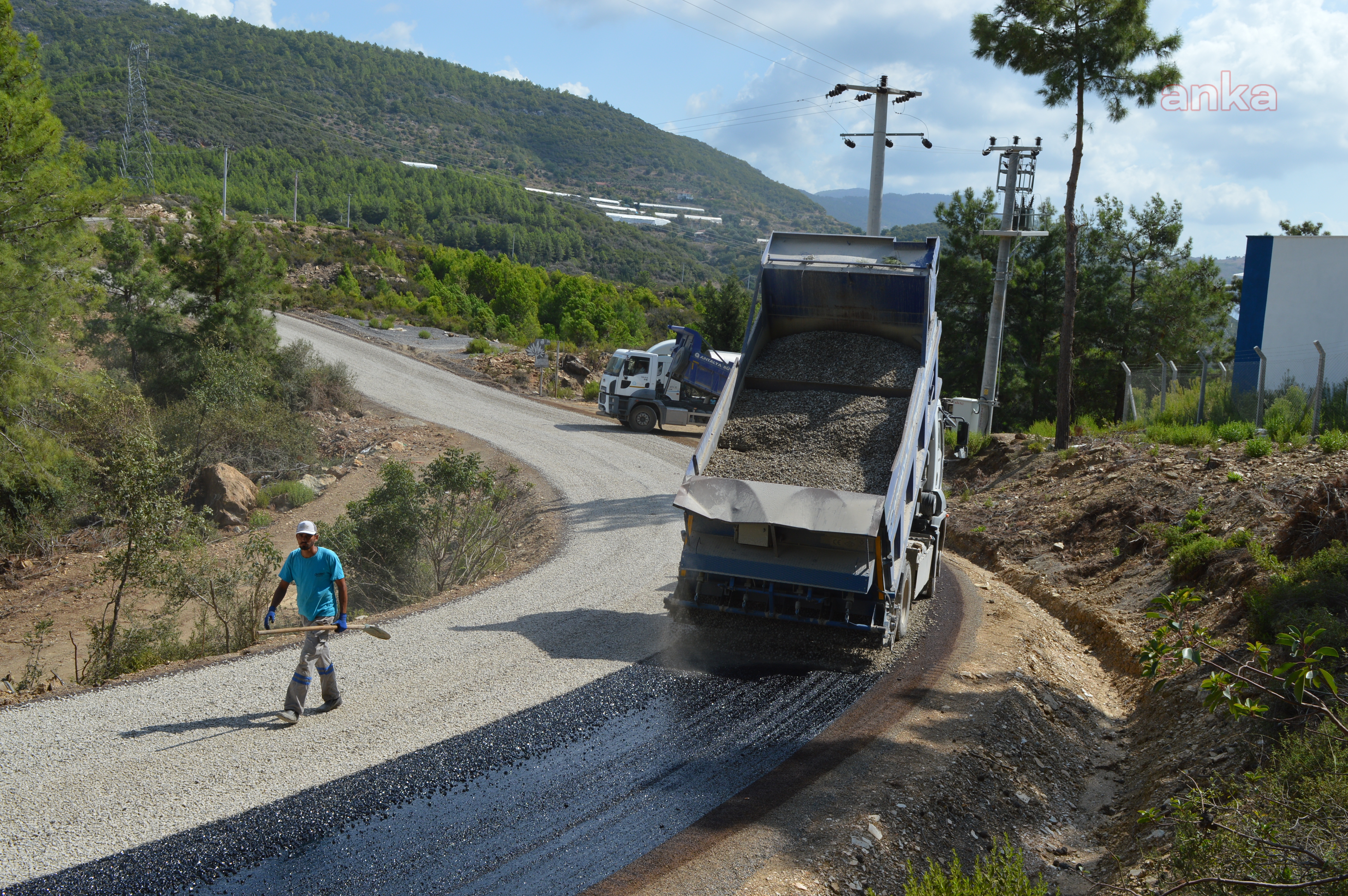 ANTALYA BÜYÜKŞEHİR'DEN KIRSAL YOLLARA 33 MİLYON TL'LİK YATIRIM