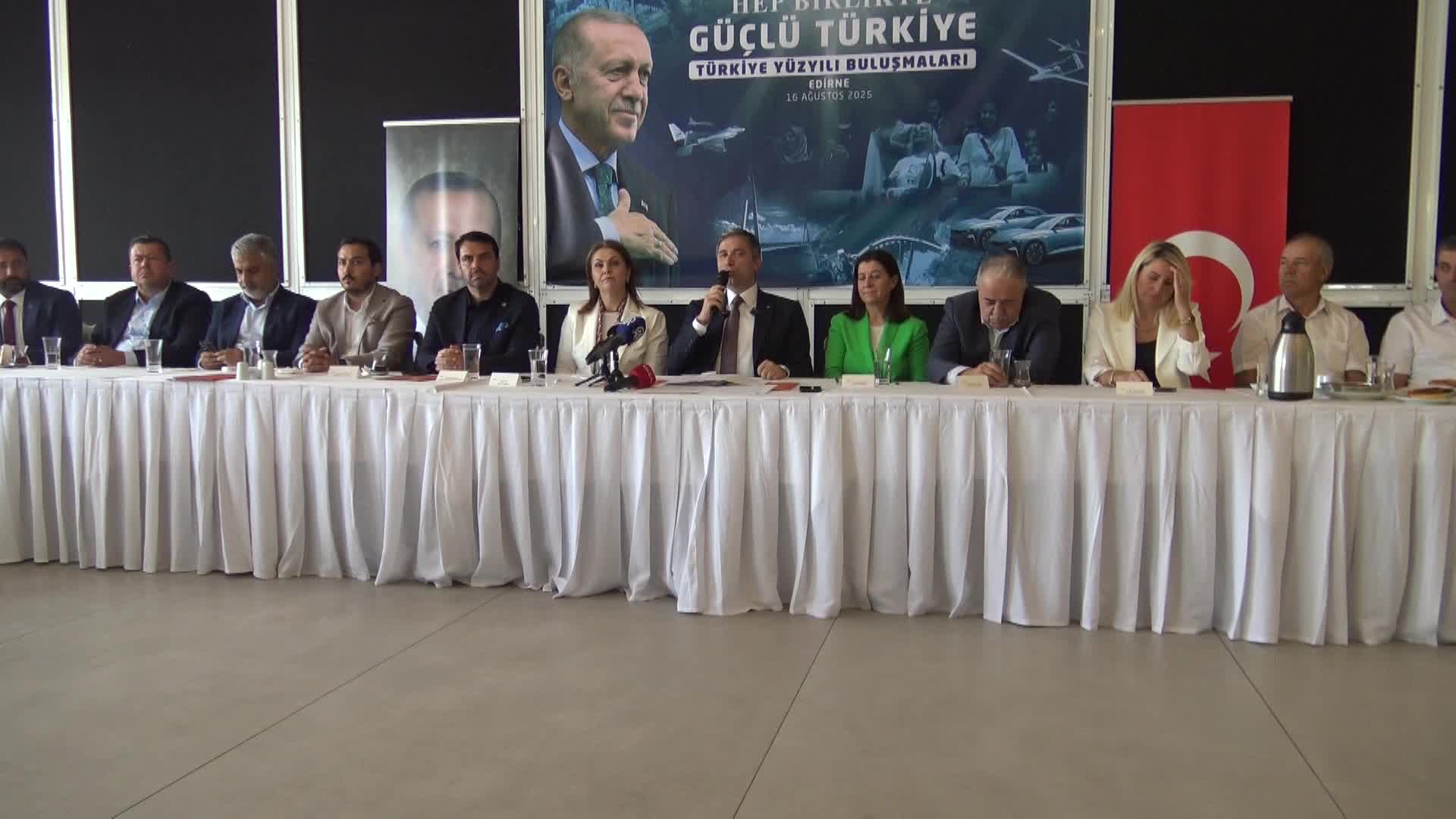 AK Partili Sırakaya: "Duruşumuzu devam ettirdikçe değişik siyasi partilerden partimize katılımlar kuvvetle muhtemel"