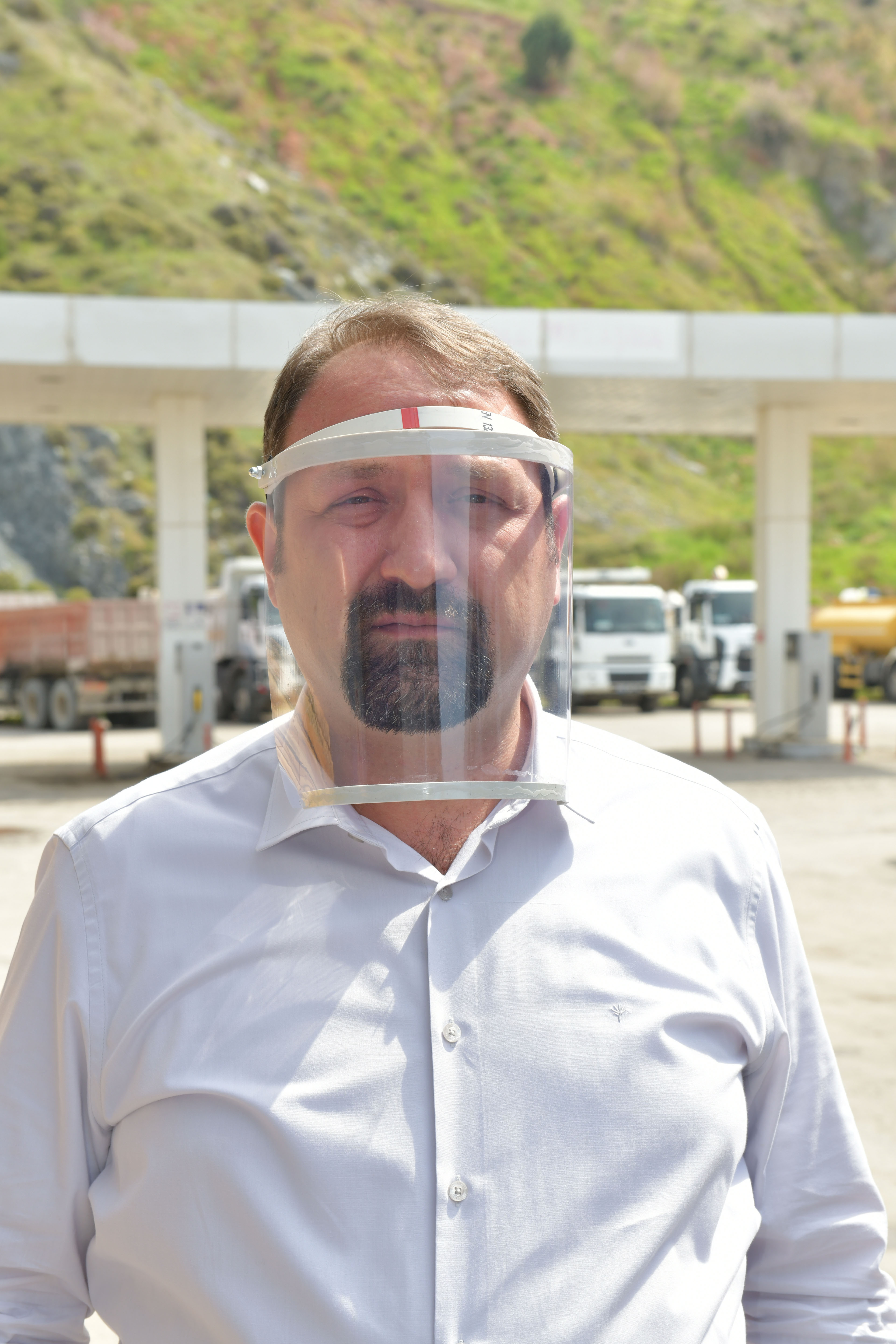 ÇİĞLİ'NİN MÜHENDİS BELEDİYE BAŞKANINDAN PVC SU BORUSUNDAN YÜZ SİPERLİĞİ
