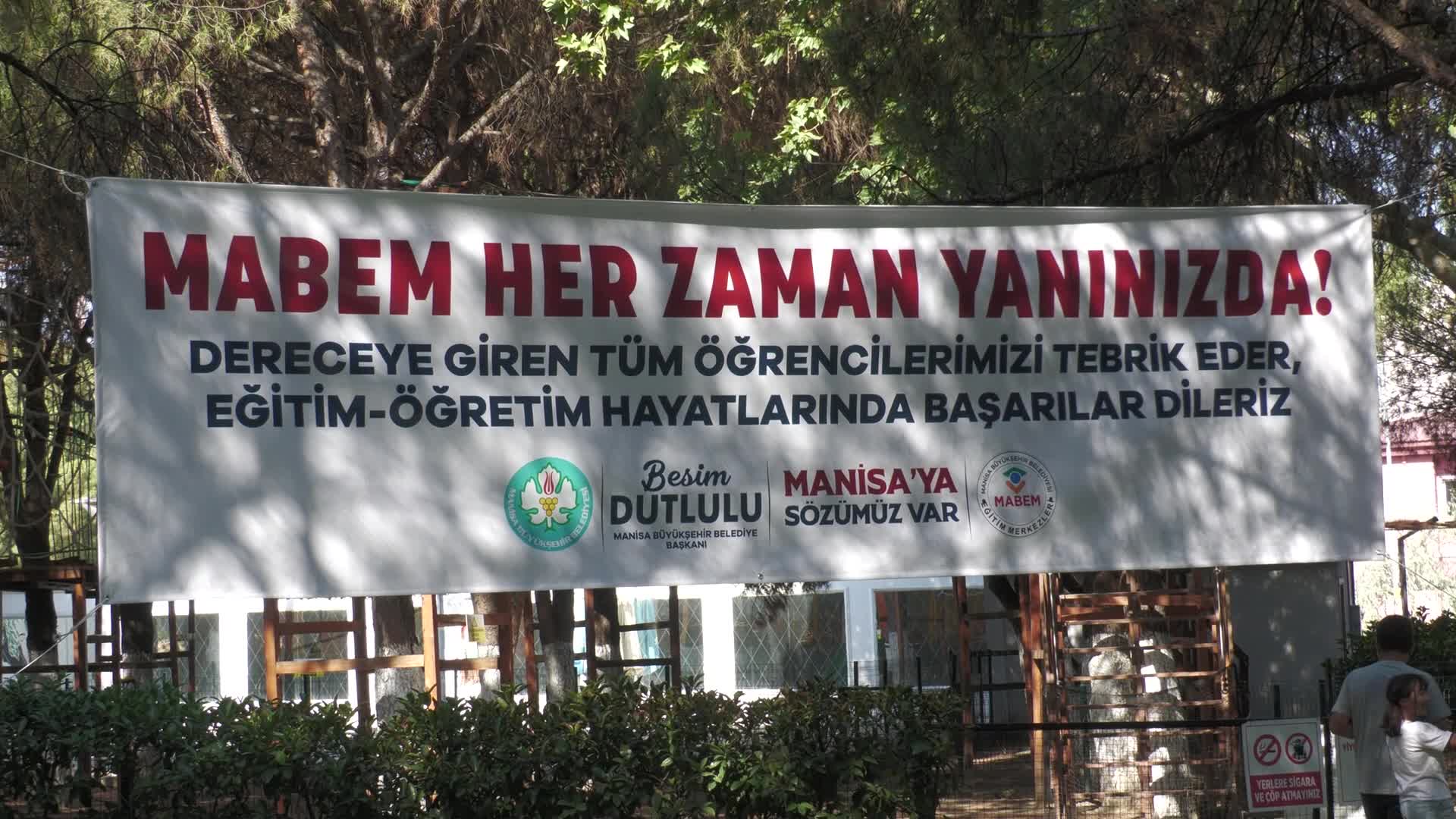 Manisa Büyükşehir Belediye Başkanı Dutlulu, LGS'de başarılı olan öğrencilerle kahvaltıda buluştu