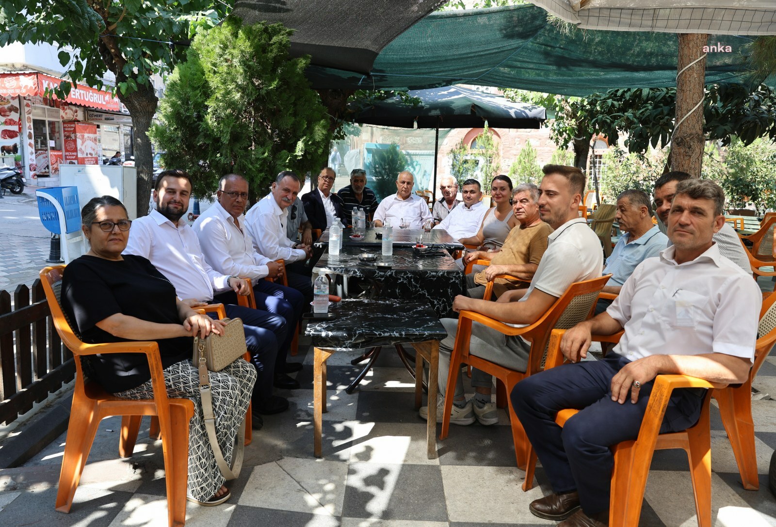 Yunusemre Belediye Başkanı Balaban, Karaköy sakinlerini dinledi