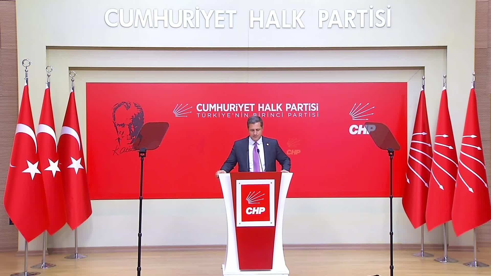 CHP Sözcüsü Deniz Yücel'den Memur-Sen'e: "Size bu teklifi getiren de sizinle dalga geçen de AKP iktidarı"