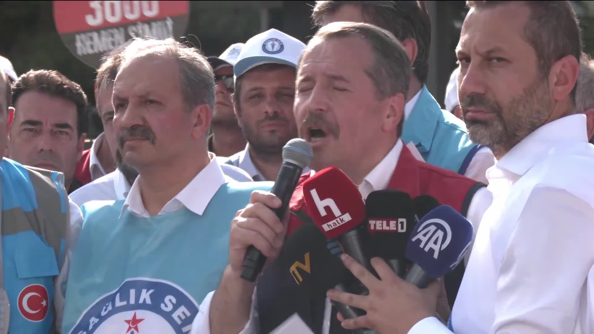 Memur-Sen Genel Başkanı Yalçın'dan iktidara çağrı: Bizi çıkmaza sürüklemeyin, hakem yolu göstermeyin