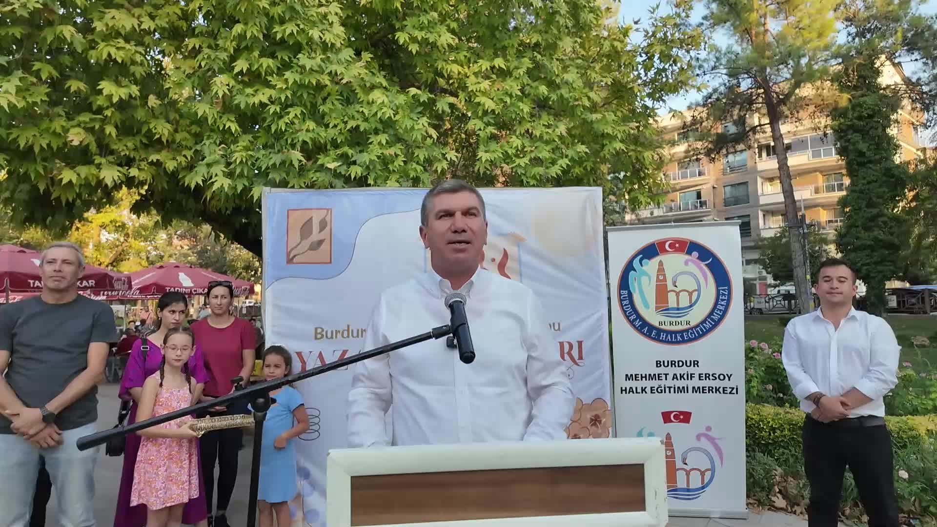 Burdur Belediyesi Yaz Sanat Kursları Sergisi açıldı