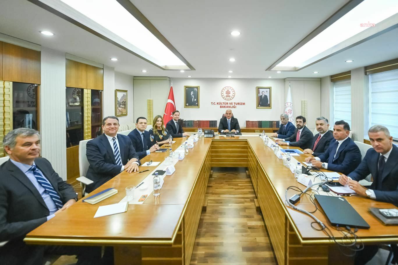 Kültür ve Turizm Bakanı Ersoy: Spotify, Türkiye ofisini 2026 yılında İstanbul'da açacak