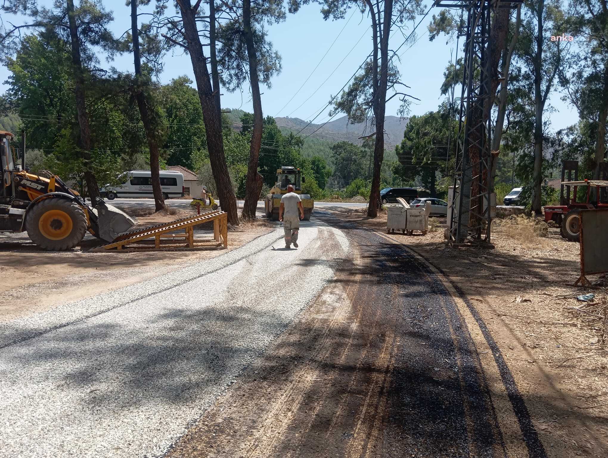 Marmaris Belediyesi’nden Bördübet yolunda yenileme çalışması