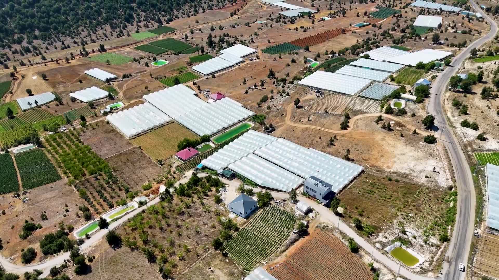 Mersin Büyükşehir Belediyesi'nden Erdemli'ye su borusu desteği