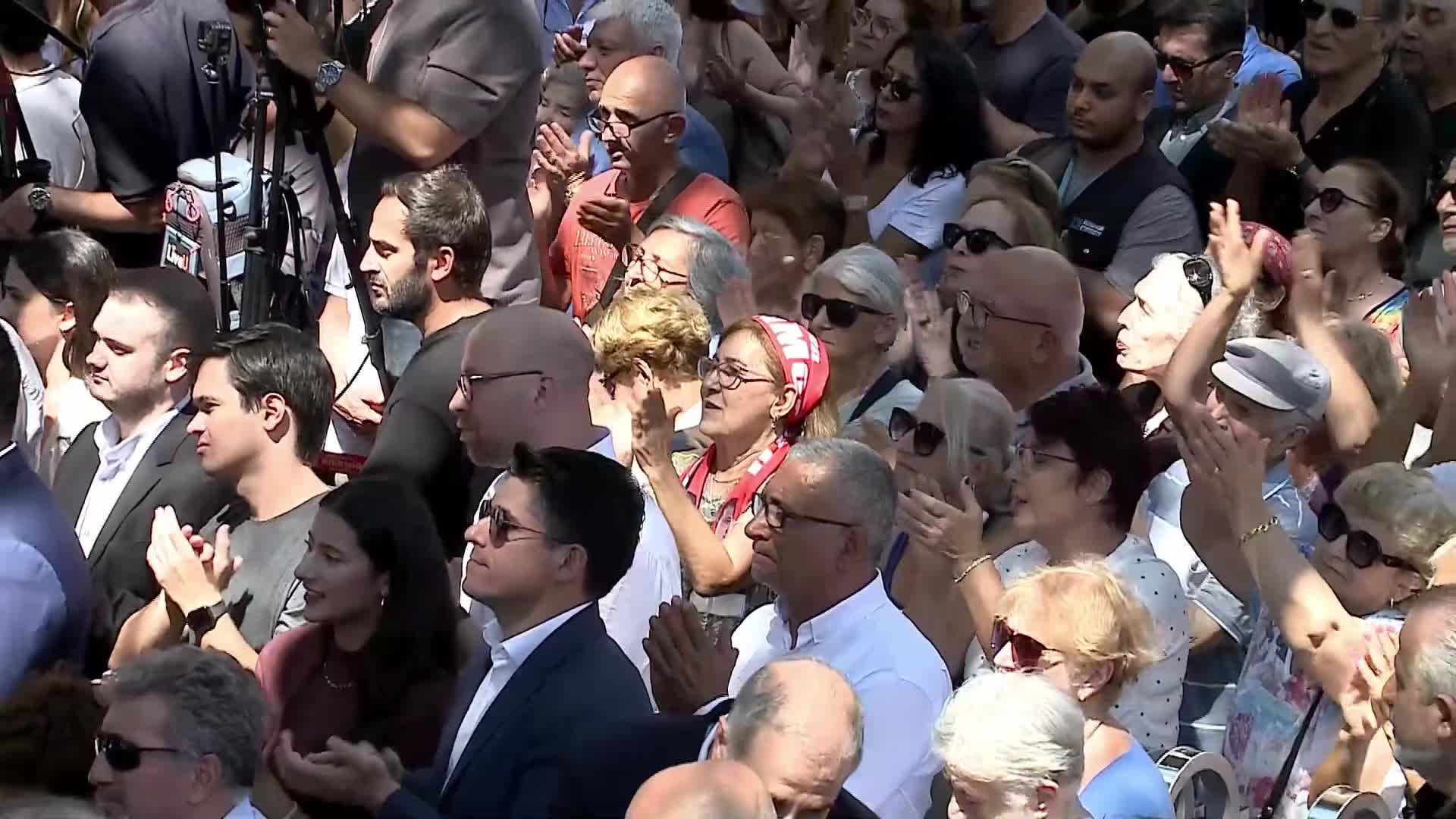 İmamoğlu’nun duyurusunu yaptığı yurt açıldı... Özgür Özel: “Tayyip Erdoğan’ı bir kez daha yeneceğiz. Bu zulümleri yaptığına pişman edeceğiz”