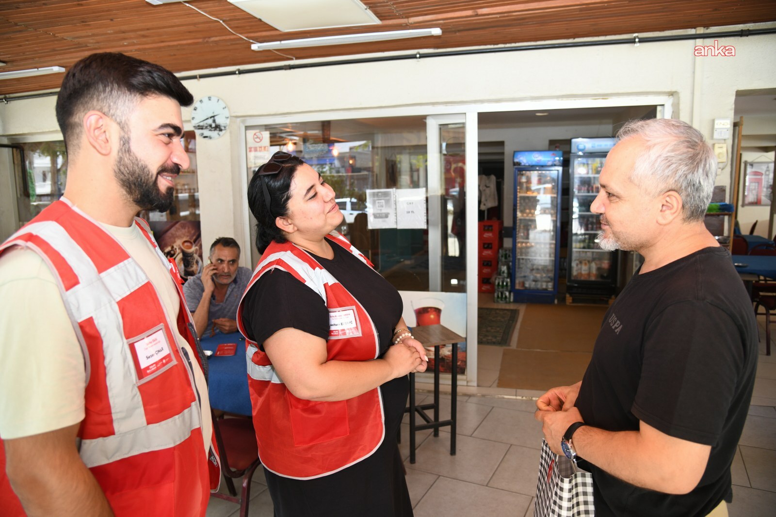 Yunusemre Belediyesi, bu kez kıraathanelerde vatandaşı dinledi
