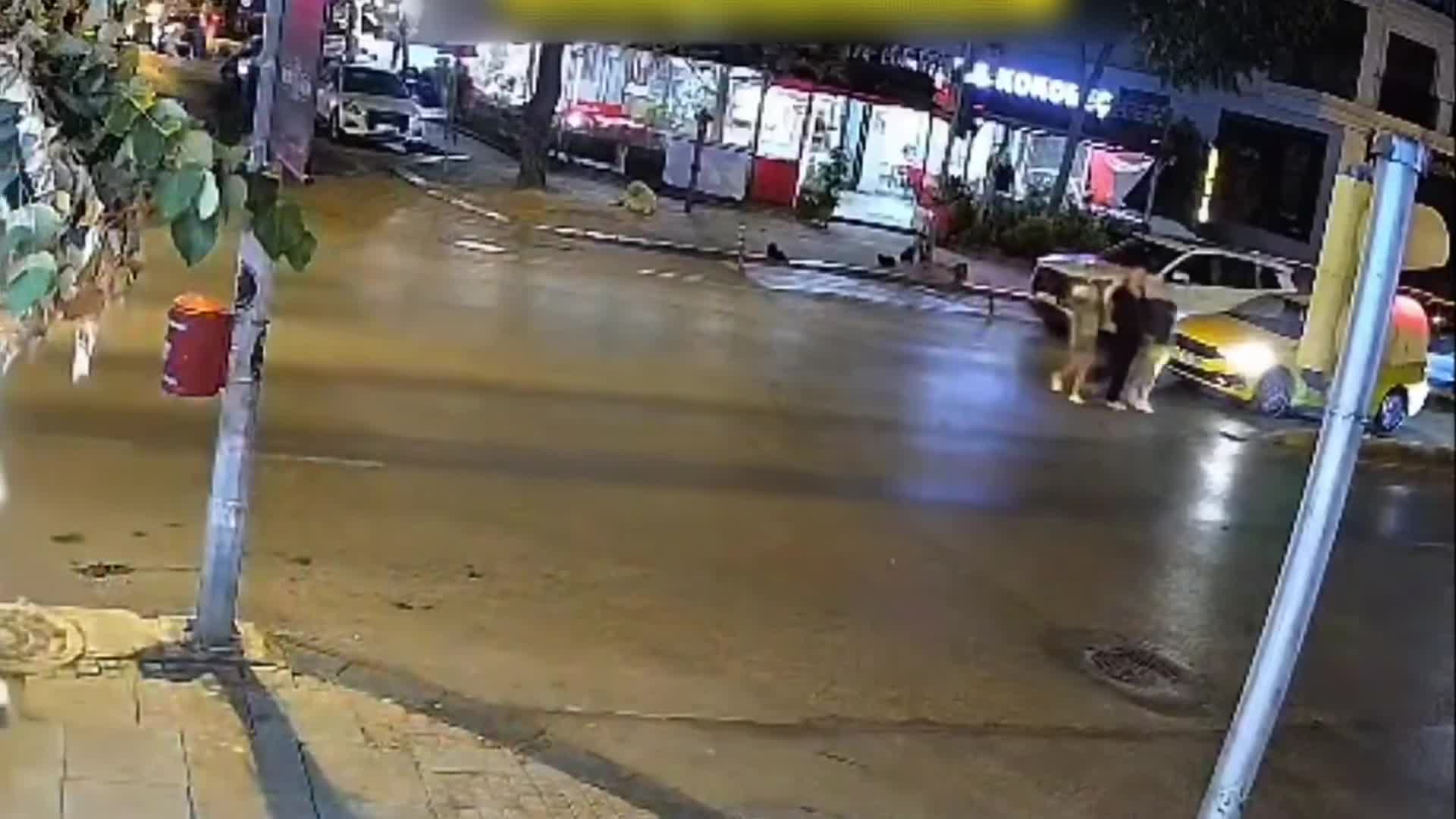 İçişleri Bakanı Ali Yerlikaya: İstanbul'da anne ile çocuklarının önünde drift yapan taksi şoförü yakalandı