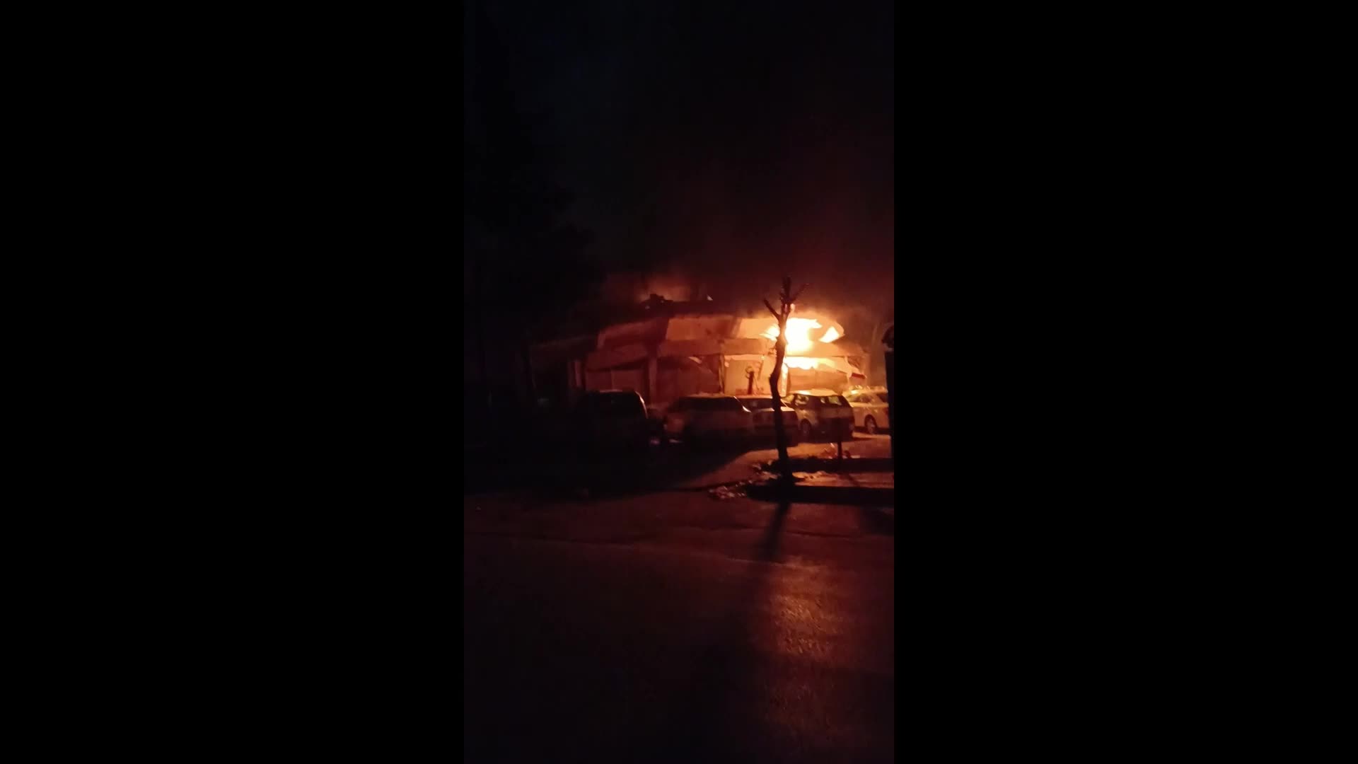 Depremde yıkılan Cemil Çapar Apartmanı davasında, Hatay Valiliği’nin kararı iptal edilerek 7 kamu görevlisi için soruşturma izni verildi