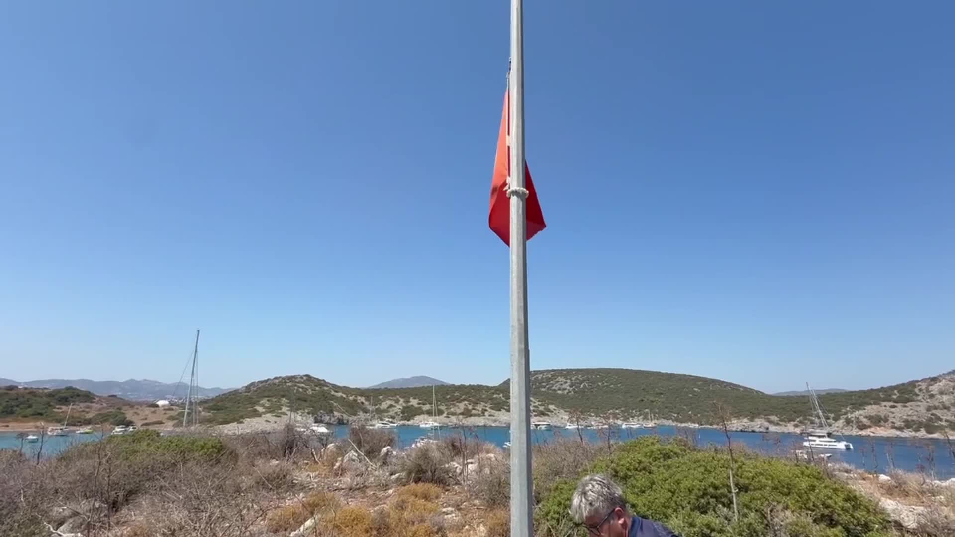 Bodrum Belediyesi’nden bayrak yenileme çalışması