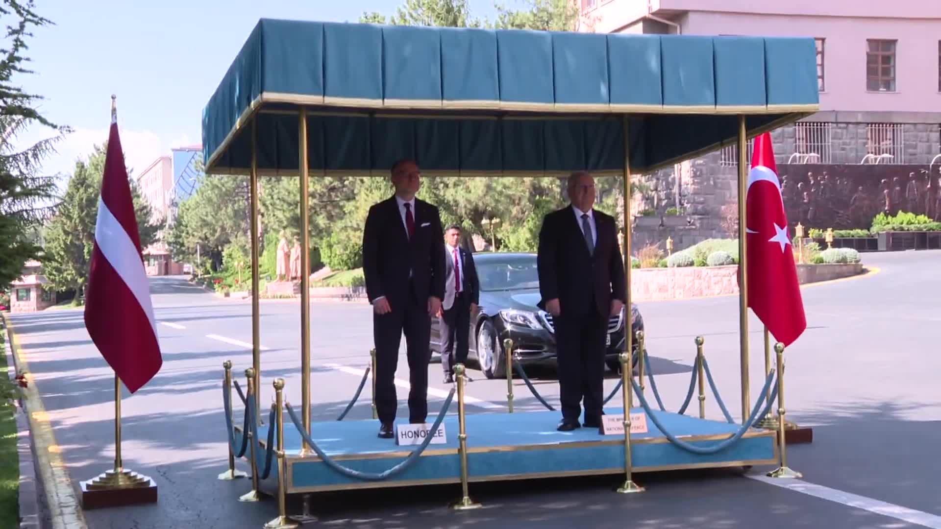 Milli Savunma Bakanı Güler, Letonya Savunma Bakanı Spruds ile Ankara'da bir araya geldi