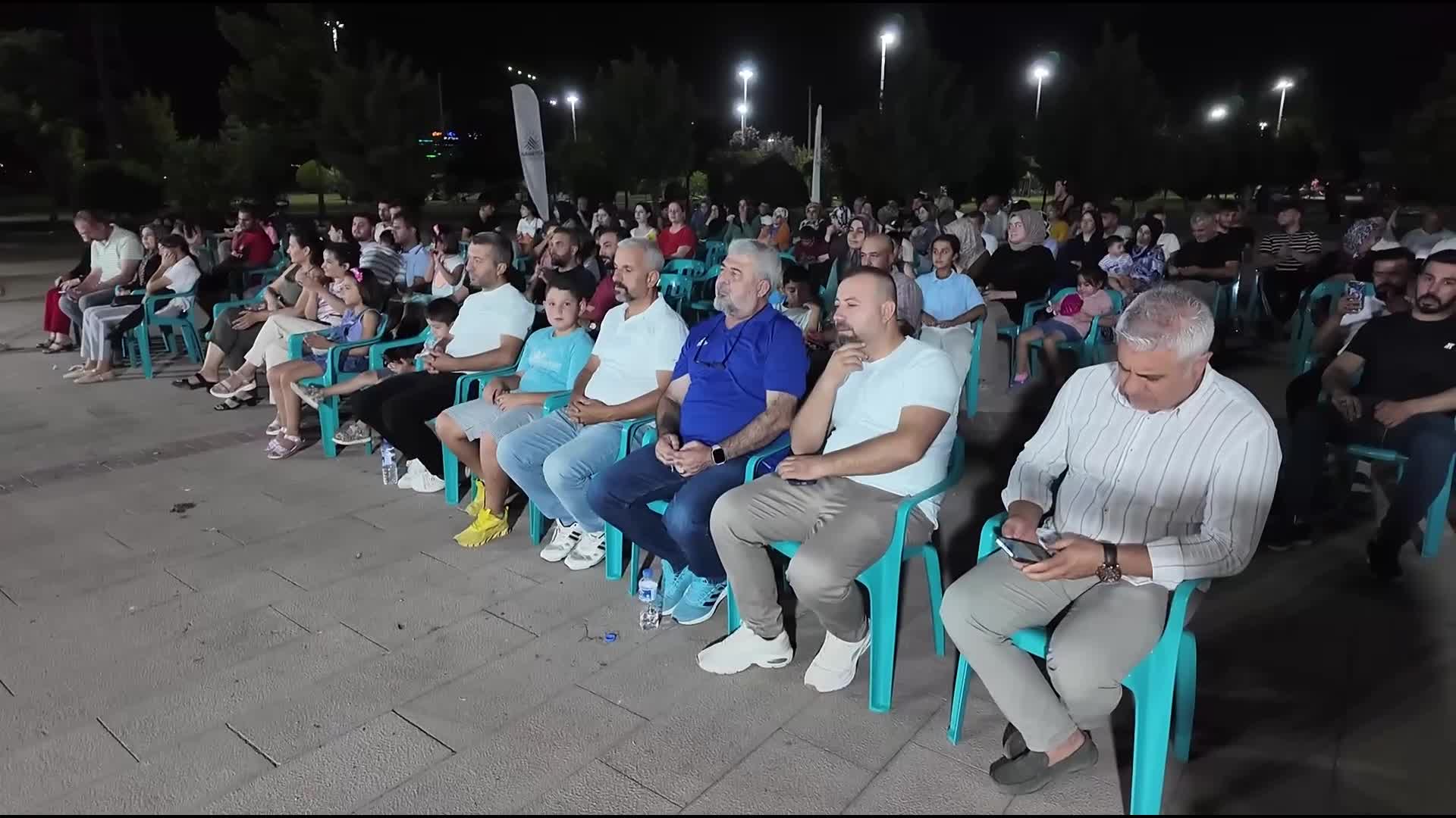 Adıyaman Belediyesi’nden Eğriçay Parkı’nda türkü gecesi