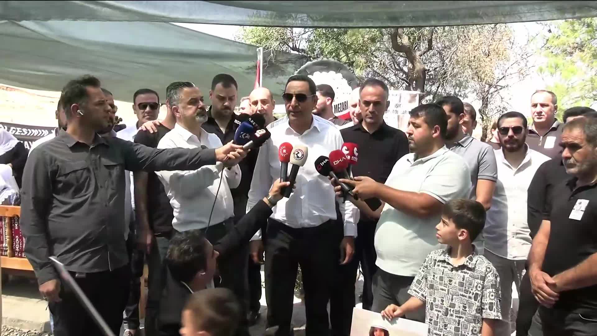 Narin, öldürülüşünün birinci yılında mezarı başında anıldı… Baba Arif Güran: “Binlerce yorum yaparak bir aileyi katil saydılar"