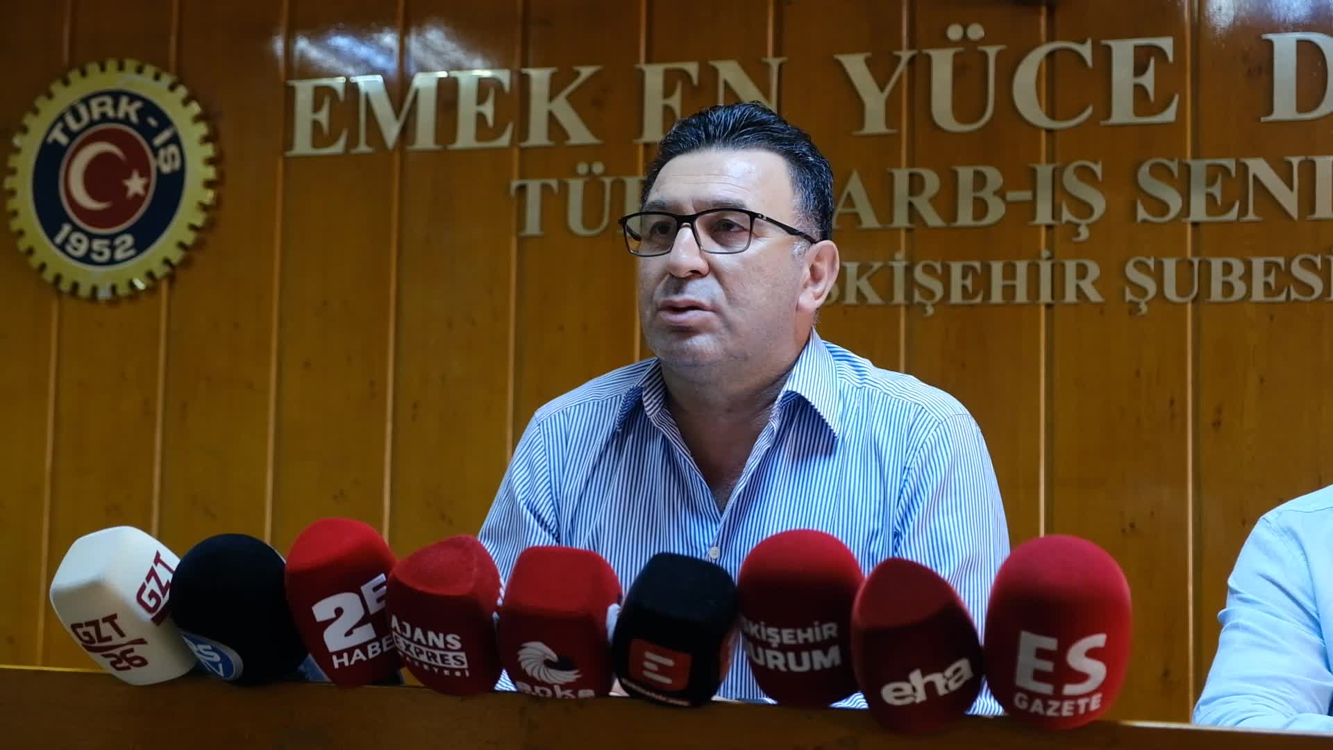 Türk Harb-İş Sendikası Eskişehir Şube Başkanı Hasan Atak: "F16’lara bakım yapanlar yıllık izinlerinde ek iş yapar duruma geldi"